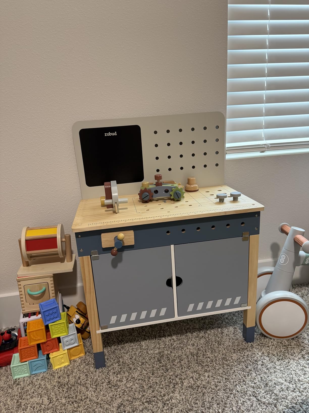 ROBOTIME Kids Tool Bench, Wooden Tool Workbench for Toddler, Tool Bench with Play Tools Set and Large Storage Space, Toy Workbench Workshop for Boys and Girls, Gift for Ages 3+ customer photo 2