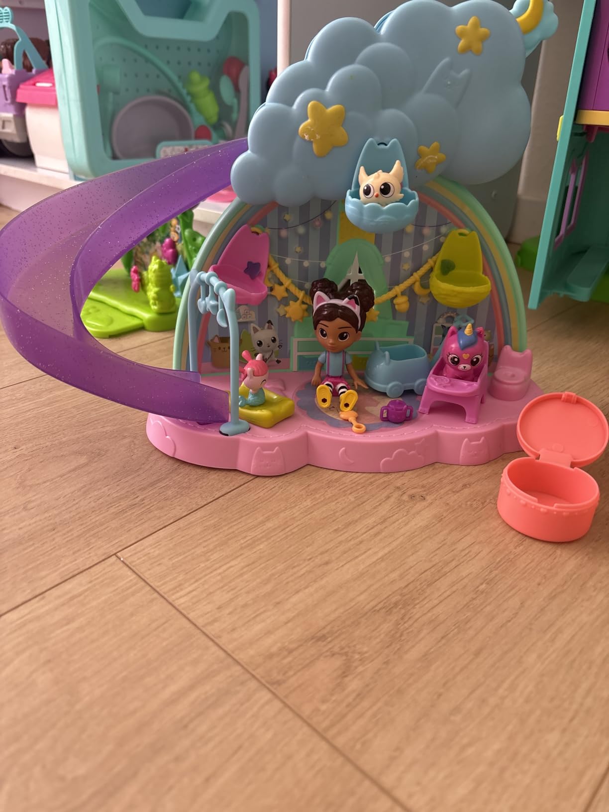Gabby's Dollhouse Kitty Care Ear Purrfect Playroom - 17-Piece Playset with 4 Toy Figures, Dollhouse Furniture, Doll Accessories & Baby Doll Stuff for Kids Ages 3+ customer photo 1