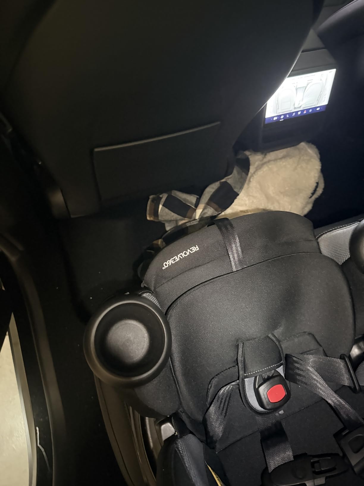 Evenflo Revolve360 Extend Convertible Car Seat with 360 Degree Rotation, Extended Rear-Facing, Forward-Facing, Booster Mode, and Secure Latch Install, Rockland Green customer photo 2