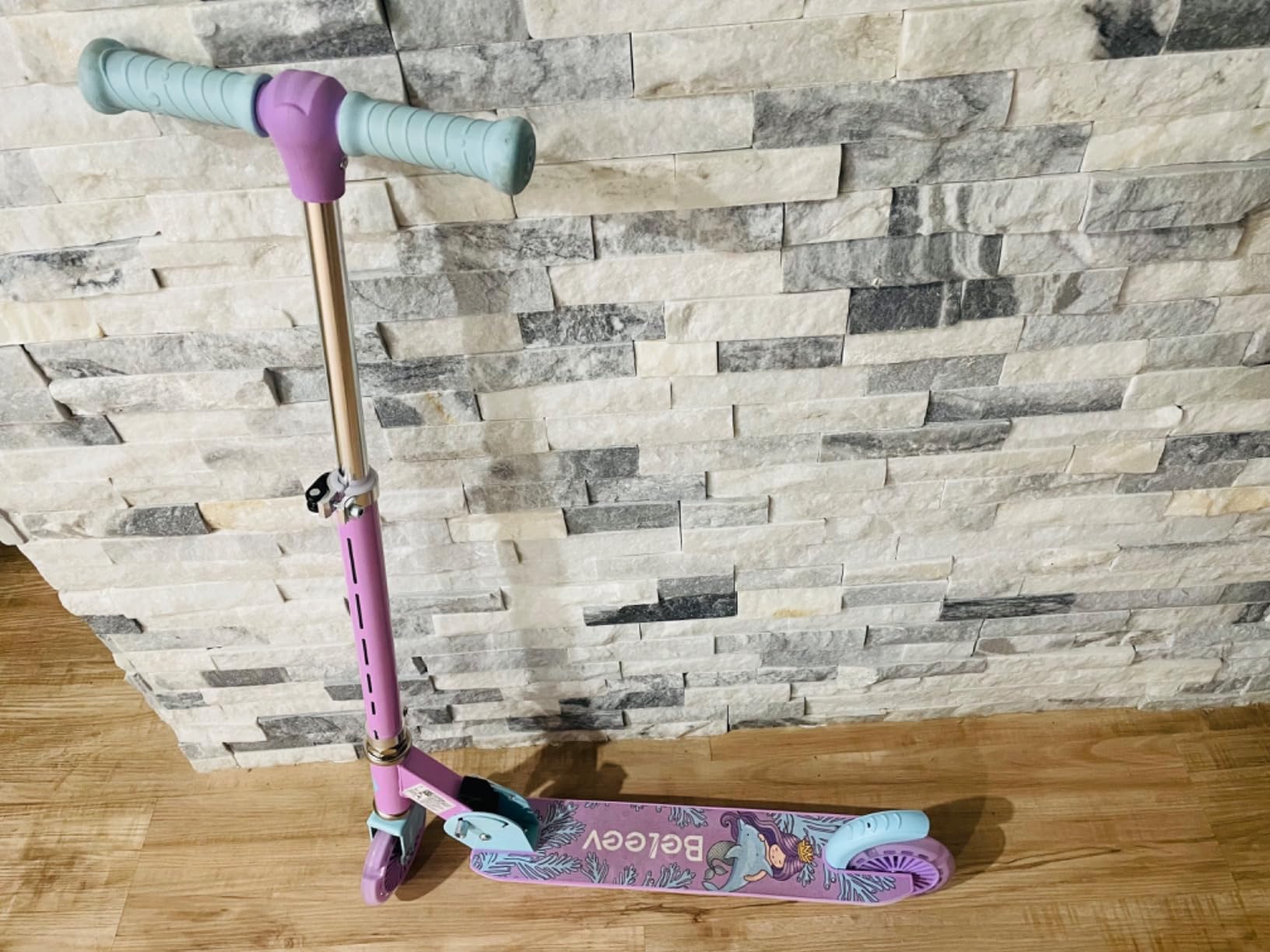 BELEEV V2 Scooters for Kids with Light-Up Wheels & Stem & Deck, 2 Wheel Folding Scooter for Girls Boys, 3 Adjustable Height, Non-Slip Pattern Deck, Lightweight Kick Scooter for Children Ages 3-12 customer photo 1