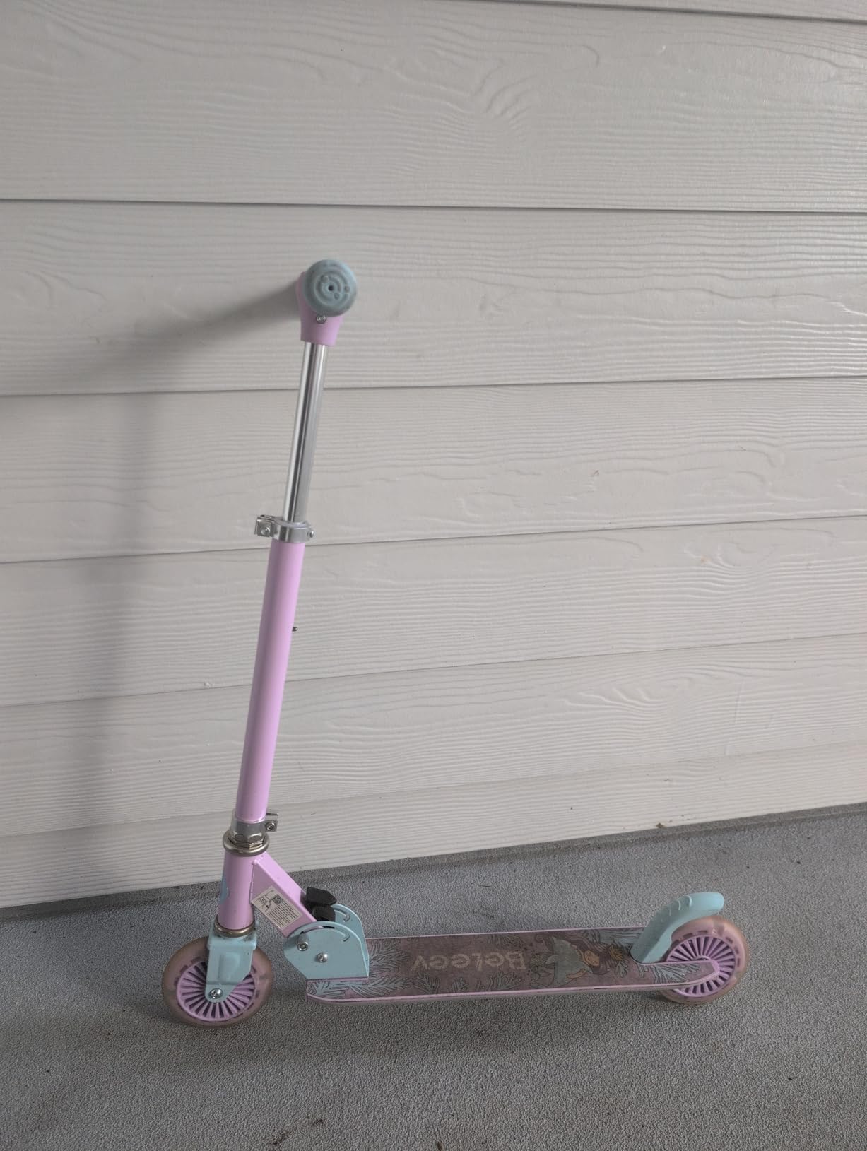 BELEEV V2 Scooters for Kids with Light-Up Wheels & Stem & Deck, 2 Wheel Folding Scooter for Girls Boys, 3 Adjustable Height, Non-Slip Pattern Deck, Lightweight Kick Scooter for Children Ages 3-12 customer photo 2