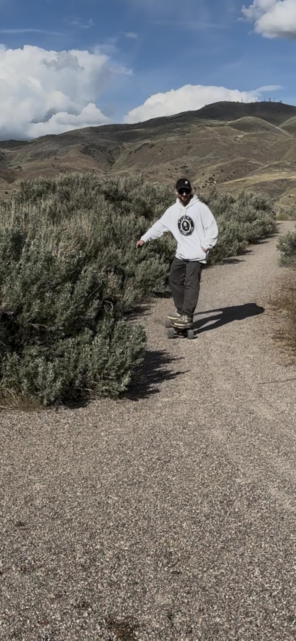V4/V20 Electric Skateboard with Remote, 28 Mph Top Speed, 22 Miles Range, 1200W Hub-Motor, Longboard Skateboard for Adults & Teens customer photo 1