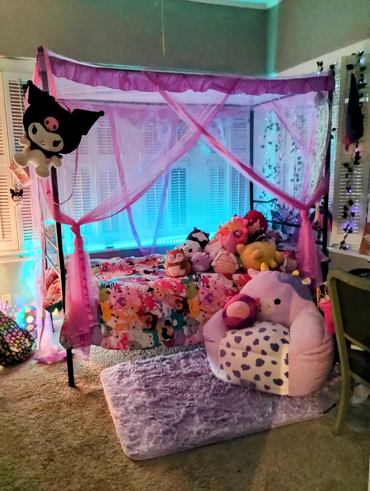 VECELO Twin Canopy Bed Frame with Headboard and Footboard, Metal Four Posters Design, Mattress Foundation Platform with Steel Slats Support, Underbed Storage Space, No Box Spring Needed, Black customer photo 2