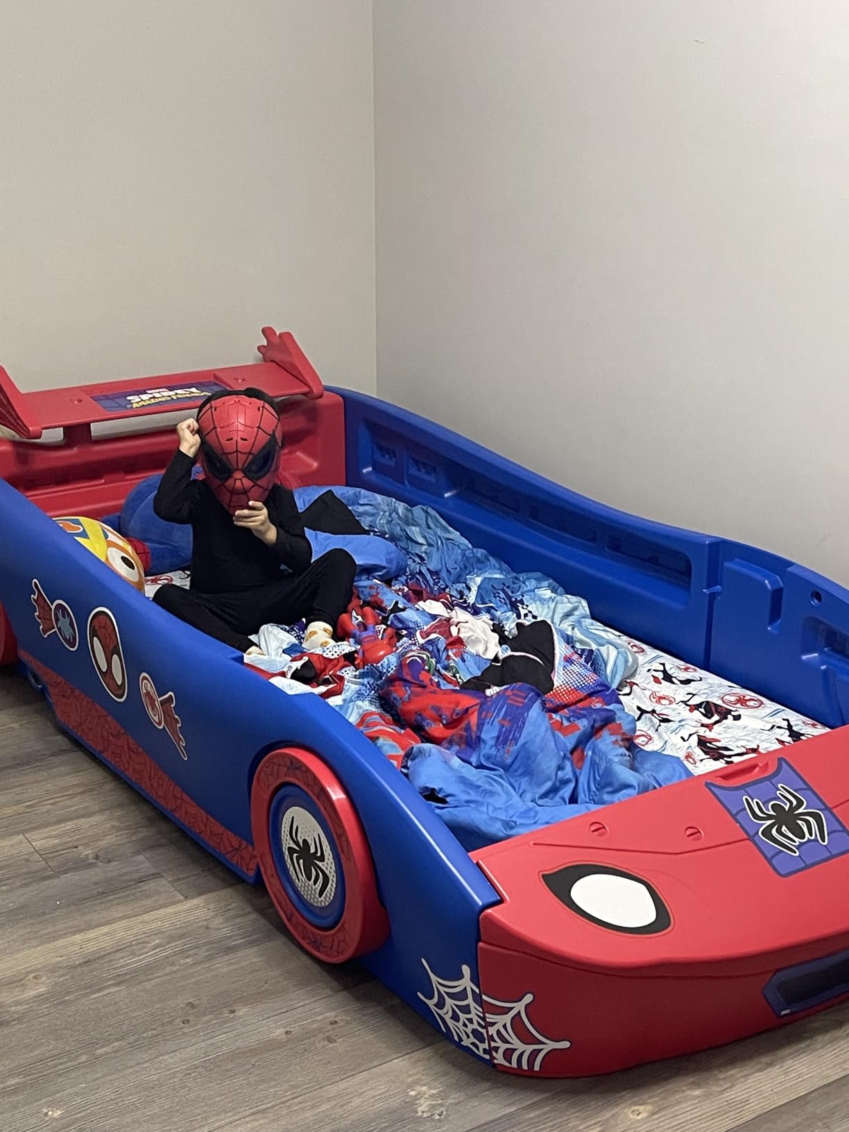Delta Children Spidey and His Amazing Friends Web Crawler Race Car Twin Bed, Blue/Red customer photo 1
