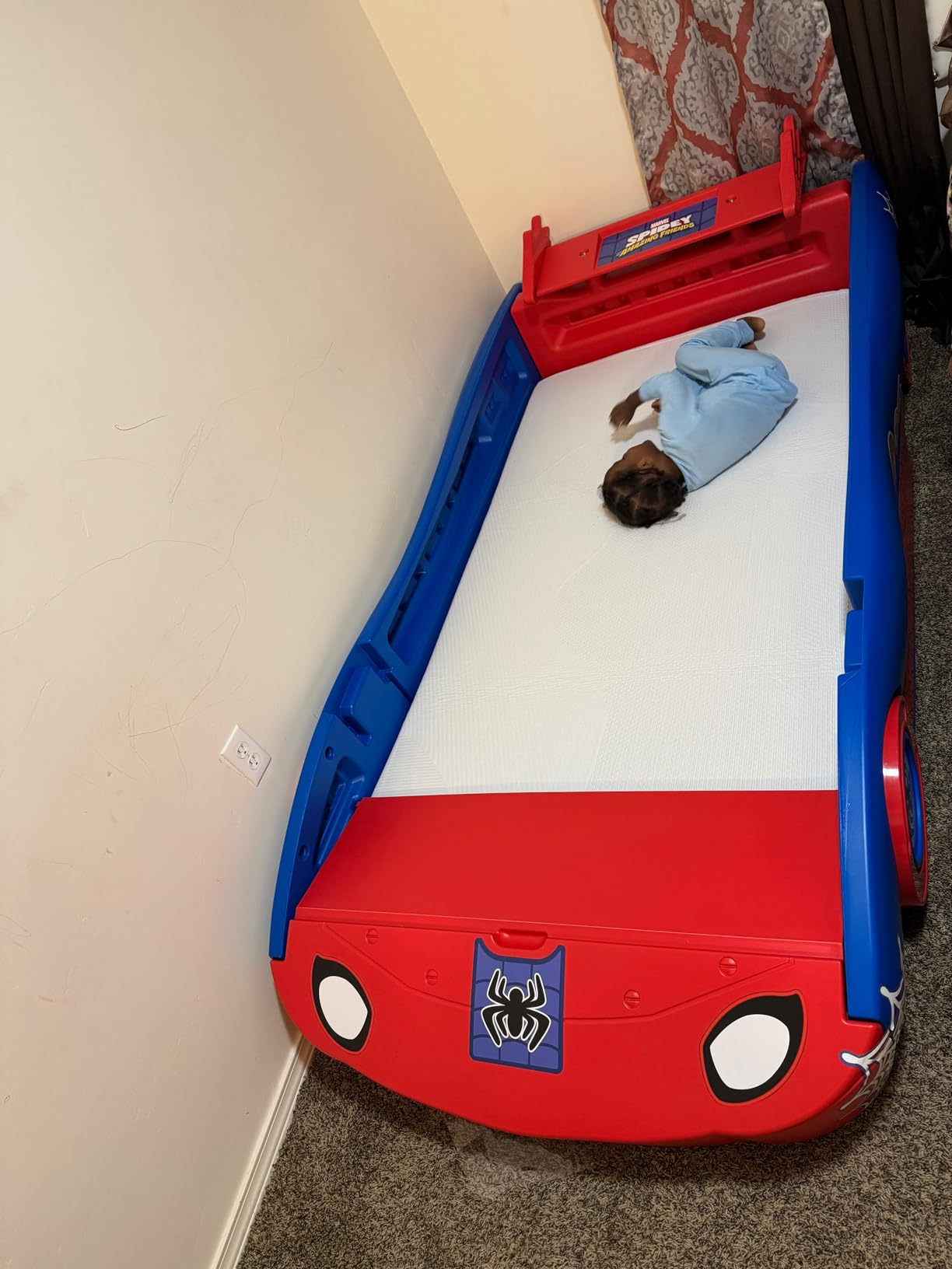 Delta Children Spidey and His Amazing Friends Web Crawler Race Car Twin Bed, Blue/Red customer photo 2