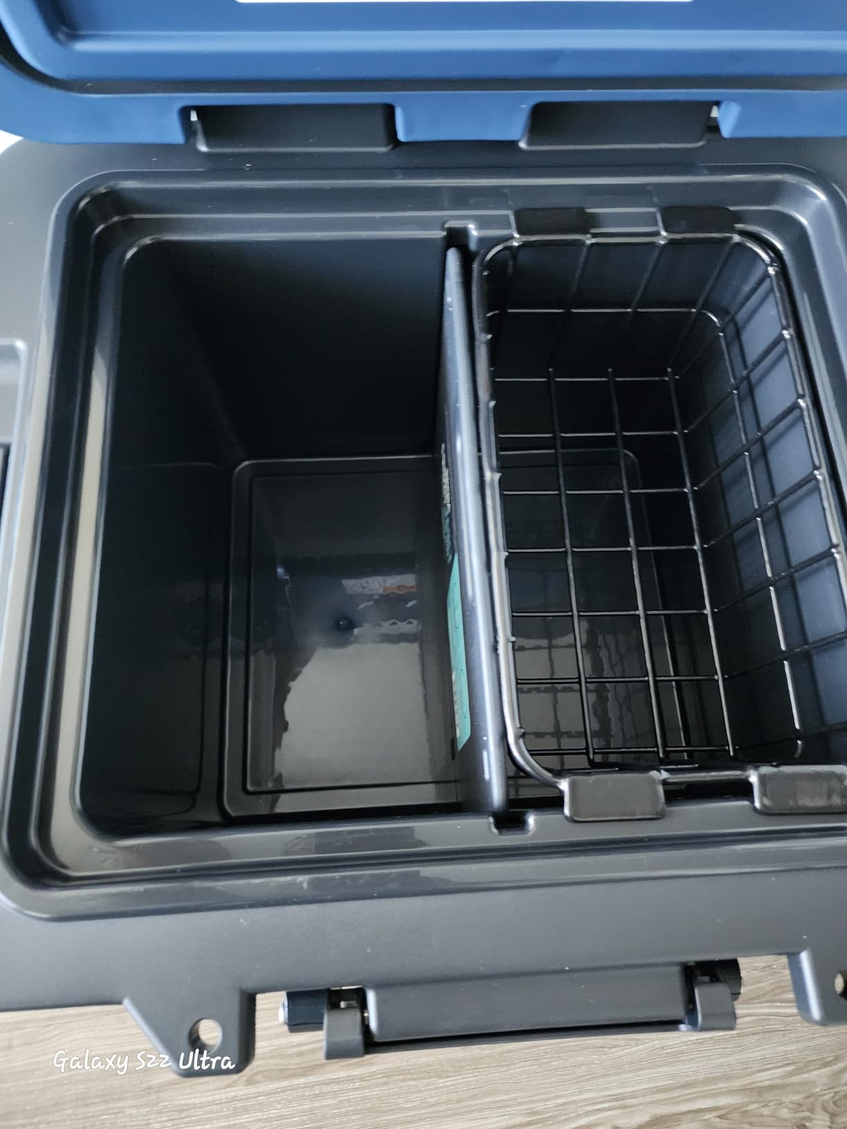 Ninja | Cooler | FrostVault 30QT Cooler with Wheels | Insulated with Temp Dry Storage Drawer | Keeps Ice Cold for Days | for the Beach, Camping, Picnics & More | Lakeshore Blue | FB230BL customer photo 1