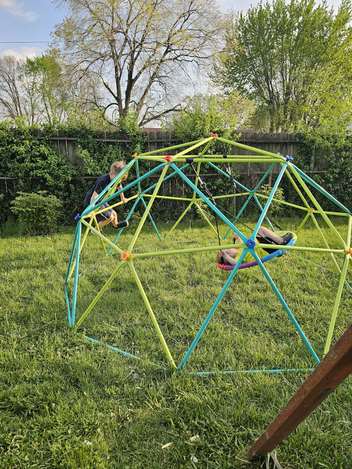 Hapfan 10 ft Climbing Dome Swing Set with Saucer Swing, Jungle Gym for Kids Outdoor Backyard, Supports 800lbs, Easy Assembly, Rust-Resistant Outdoor Playset for Ages 3-8 8-12 (Green and Brown) customer photo 2