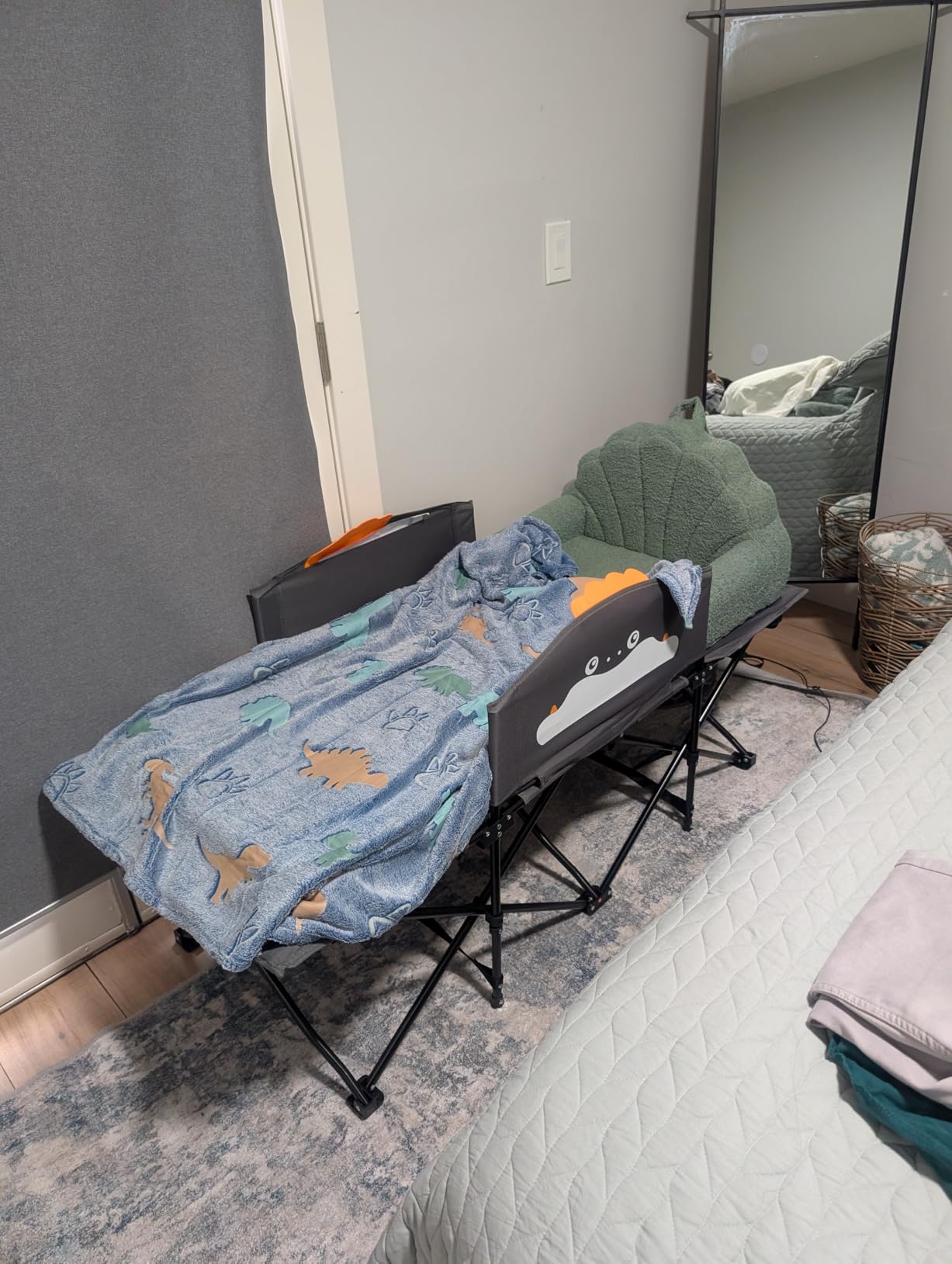 Slendor Toddle Cot, Toddler Portable Bed w/Cartoon Handrail, Blanket (5ft x 4ft), Folding Toddler Cots for Camping, Travel Bed, Extra Long Cot Length 56