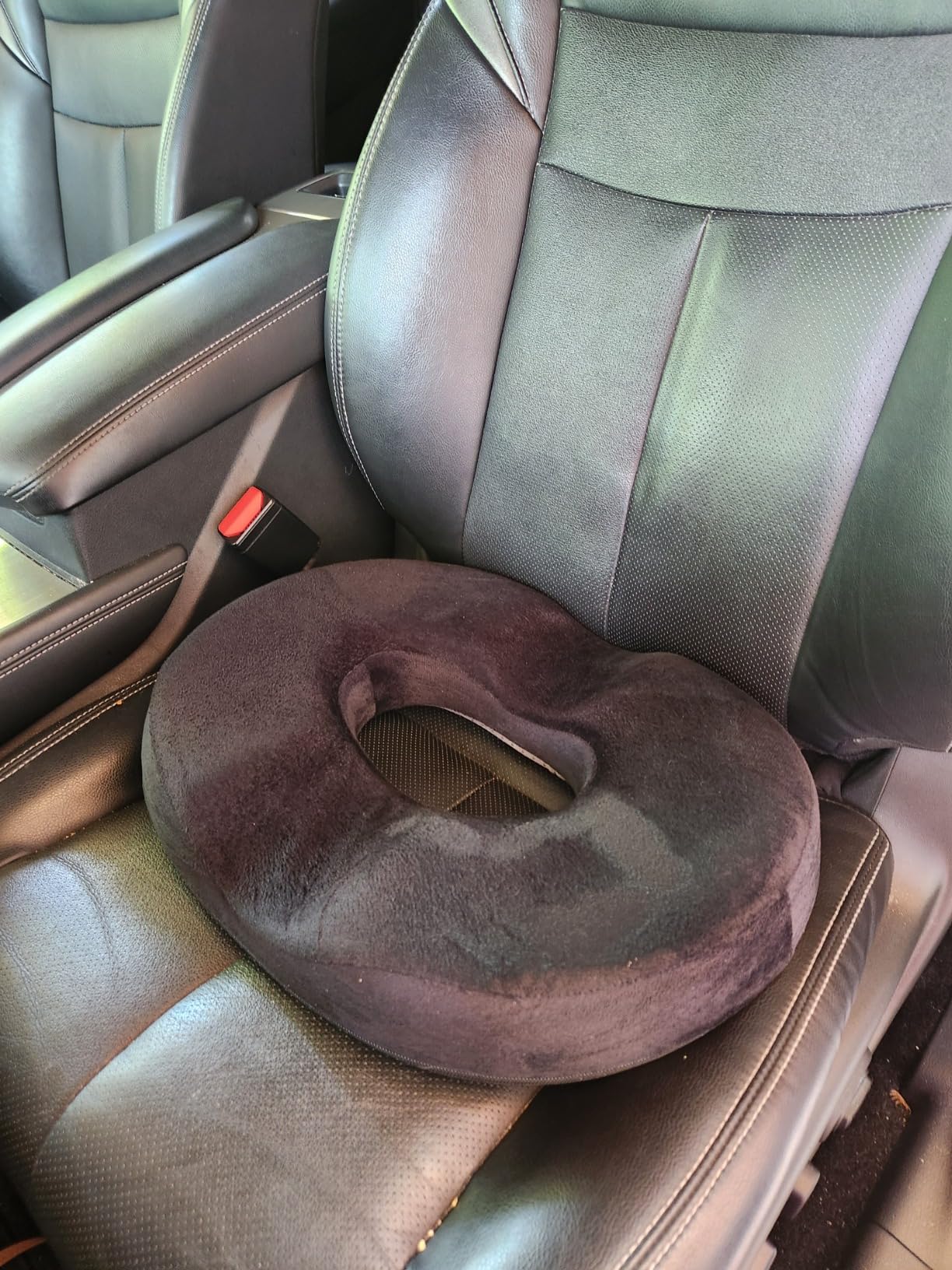 Donut Pillow, Donut Cushion for Tailbone Pain Relief and Hemorrhoids, Donut Seat Cushion for Coccyx, Sciatica, Surgery and Postpartum, Hemorrhoid Pillow for Long Sitting Office Workers, Car Drivers customer photo 1