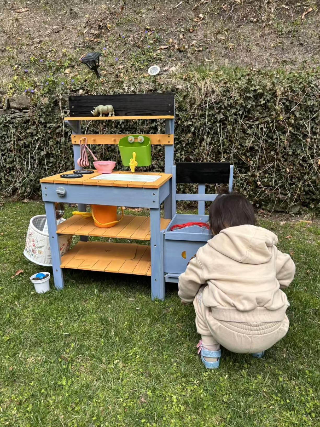 Frogprin Mud Kitchen for Kids, Outdoor Play Kitchen with Planter Box, mud Kitchen Accessories, Gardening Tool Toy Set, Removable Sink Faucet, Wooden Pretend Kitchen for Boys Girls 3+ Indoor customer photo 1