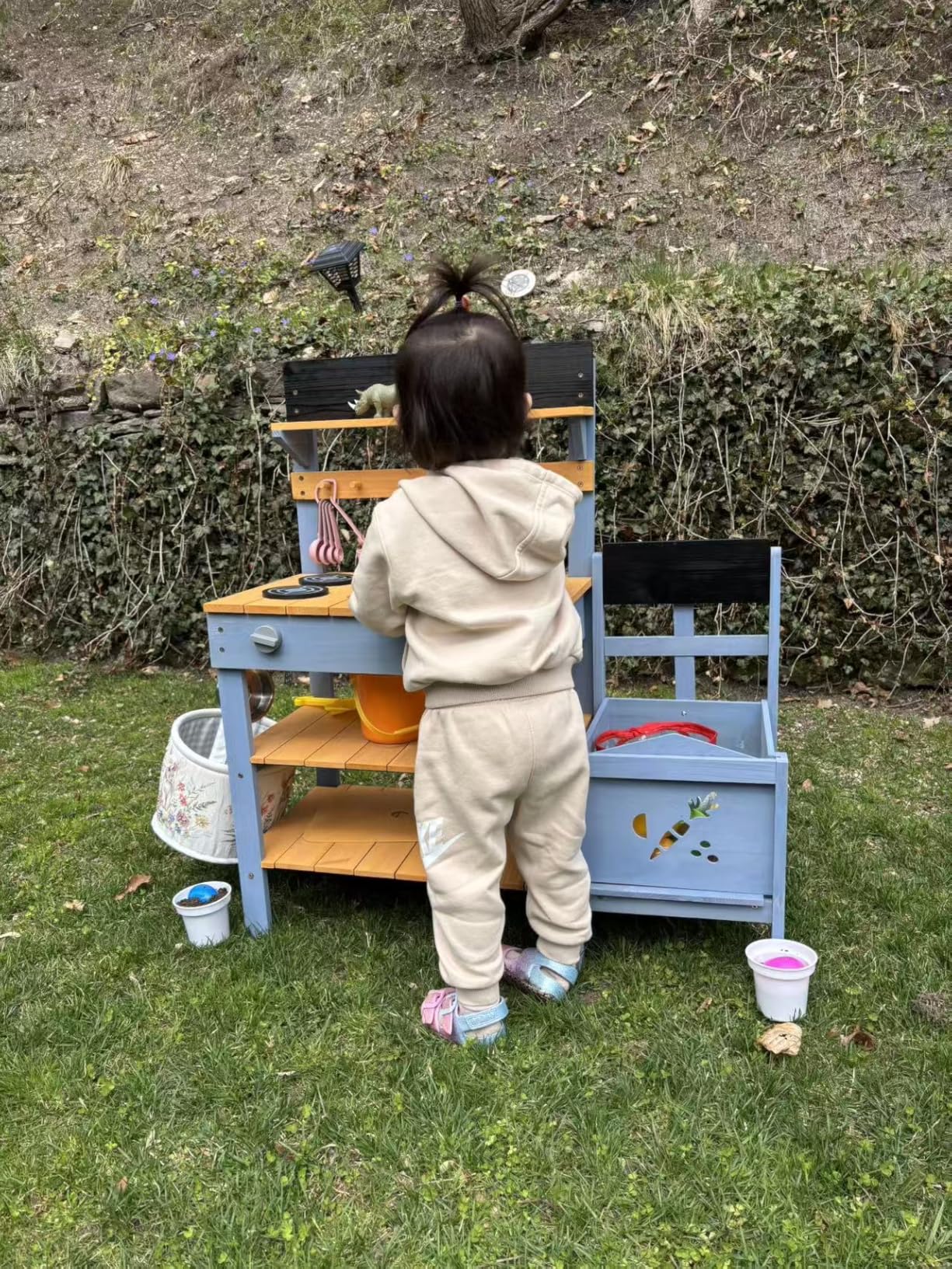 Frogprin Mud Kitchen for Kids, Outdoor Play Kitchen with Planter Box, mud Kitchen Accessories, Gardening Tool Toy Set, Removable Sink Faucet, Wooden Pretend Kitchen for Boys Girls 3+ Indoor customer photo 2