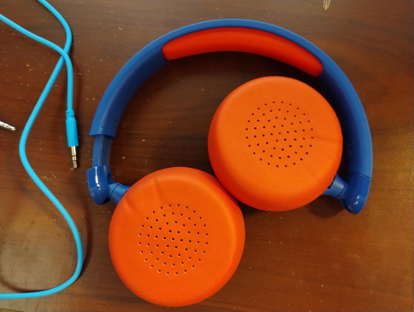 JLab JBuddies ANC 2 in 1 Wireless + Wired Kids Headphones, Active Noise Canceling and Be Aware Modes, Safe Volume Settings, 50+ Hours Playtime, Adjustable customer photo 2