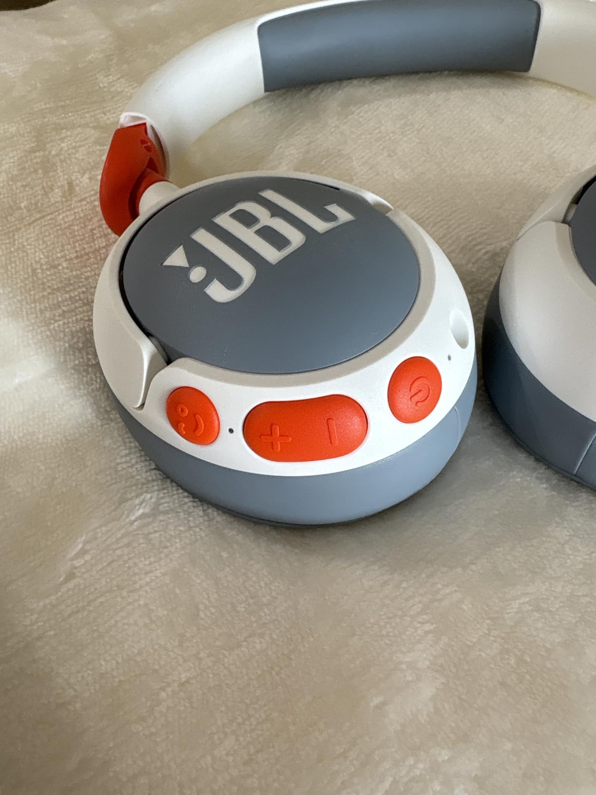 JBL Junior 470NC - Wireless Over-Ear Noise Cancelling Kids Headphones with JBL Safe Sound (<85dB), Fit for Kids, Parental Control with Customizable Volume & Playtime and 50Hr Battery Life customer photo 1