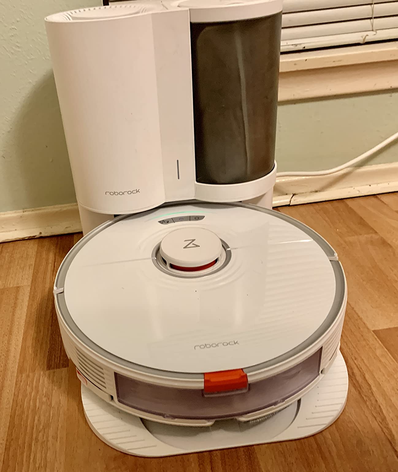 roborock Q10 S5+ Robot Vacuum and Mop, 10,000Pa Suction, Upgraded from Q8 max+, 70 Days Self-Emptying, Obstacle Avoidance, Sonic Mopping, Dual Anti-Tangle Design, Auto Mop Lifting, Black customer photo 2
