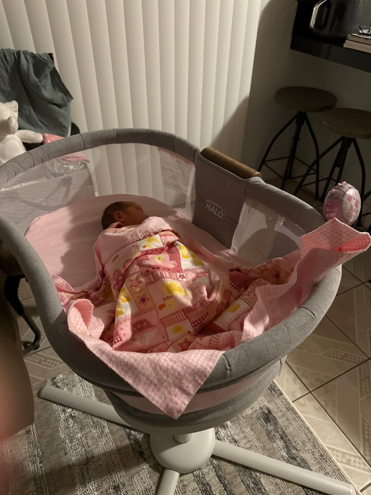 HALO BassiNest Connected Swivel Sleeper 3.0 - Smart Bassinet with AutoSoothe, 360 Degree Swivel, Cry Detection, Rocking, Vibration & Soothing Sounds customer photo 1