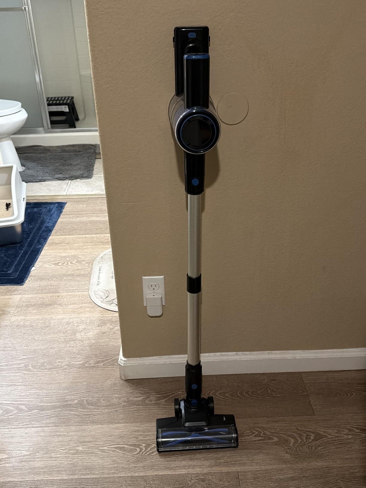 VOKENE Cordless Vacuum Cleaner, 8-in-1 Powerful Suction, Lightweight, LED Display, 3 Suction Modes, 45Mins Detachable Battery for Hard Floor Carpet Pet Hair customer photo 1