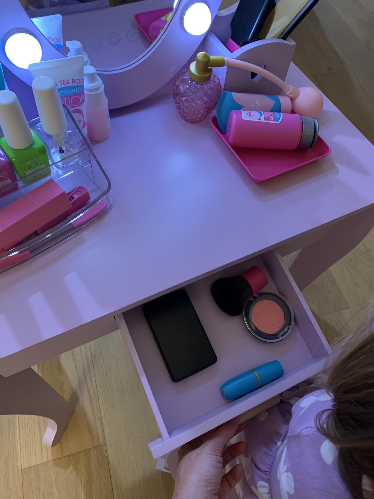 GarveeHome Kids Vanity with Lighted Mirror, Toddler Vanity Table and Chair Set, Girls Makeup Playset, Pink customer photo 2