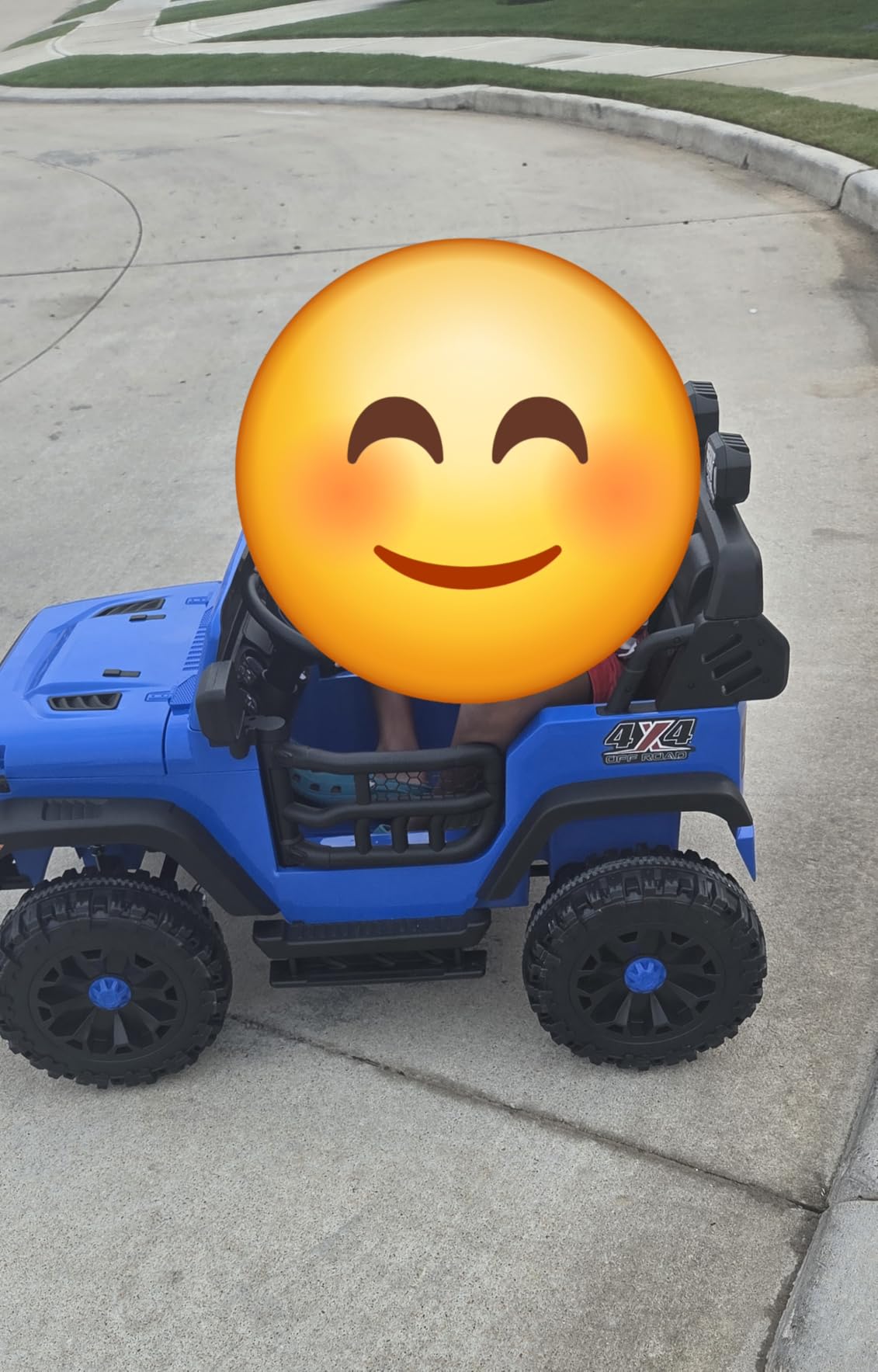 Outfunny 2 Seater Ride on Car Toy, 24V 4WD Electric Car for Kids 4-8 with Remote Control, 4x200W Motors, Capacity 150 lb - Blue customer photo 1