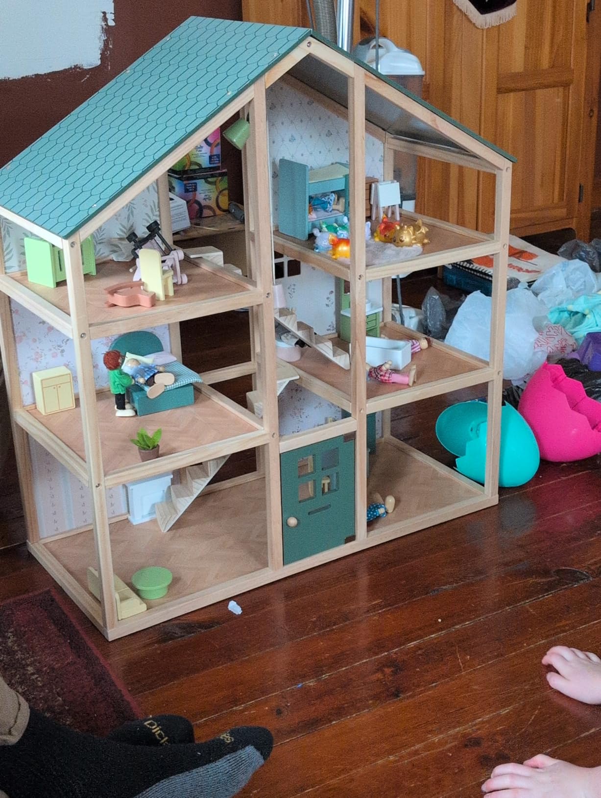 Tiny Land Wooden Dollhouse for Girls - 6 Rooms Wooden Doll House, DIY Pretend Doll House with 31Pcs Furniture Accessories, Creative Gift for Girl Ages 3+, Green customer photo 2