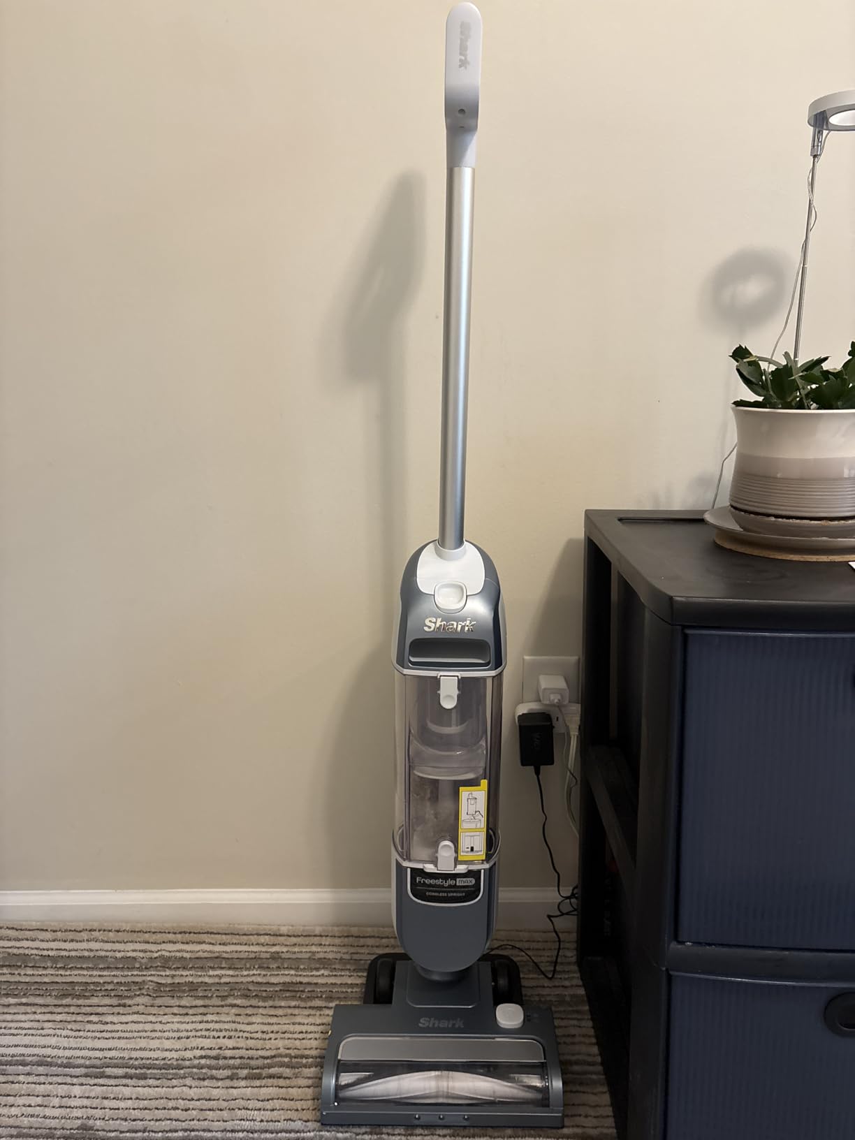 Shark Freestyle Max Cordless Upright Vacuum, Multi-Surface Cleaning, Lightweight, Easy Maintenance, with Large Dust Cup and 2-Speed Brushroll, LED Headlights, Nordic Blue, SV2002 customer photo 1