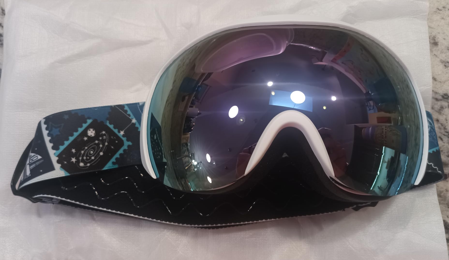 YooxArmor OTG Kids Ski Goggles Kids Snowboard Goggles for Boys Girls Toddler Youth Kid Snow Goggles Anti-Fog UV400 Protection customer photo 2