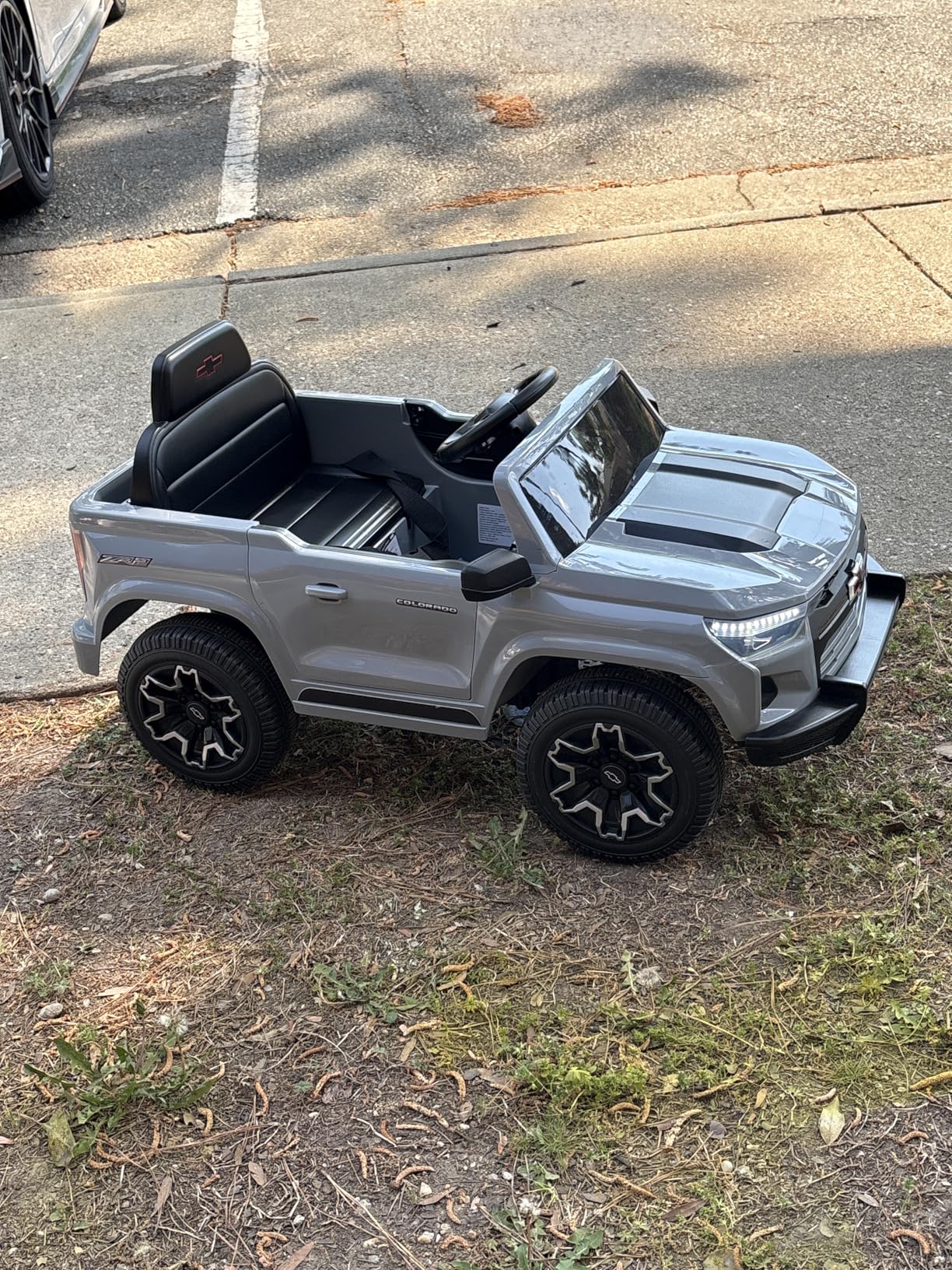 Winado Licensed Chevrolet Colorado Electric Car for Kids, 12V Ride on Toys for Toddlers with Remote Control, Battery Powered Electric Car Ride On Vehicle w/Bluetooth, Soft Start, LED Lights - Pink customer photo 1