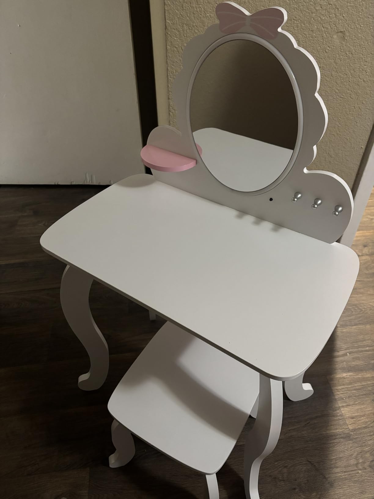 MU Kids Vanity Set with Lighted Mirror and Stool, Kids Makeup Vanity Desk with Storage Space, Bow Pattern for Girls, Toddler Princess Makeup Dressing Table with Chair Set, White customer photo 1