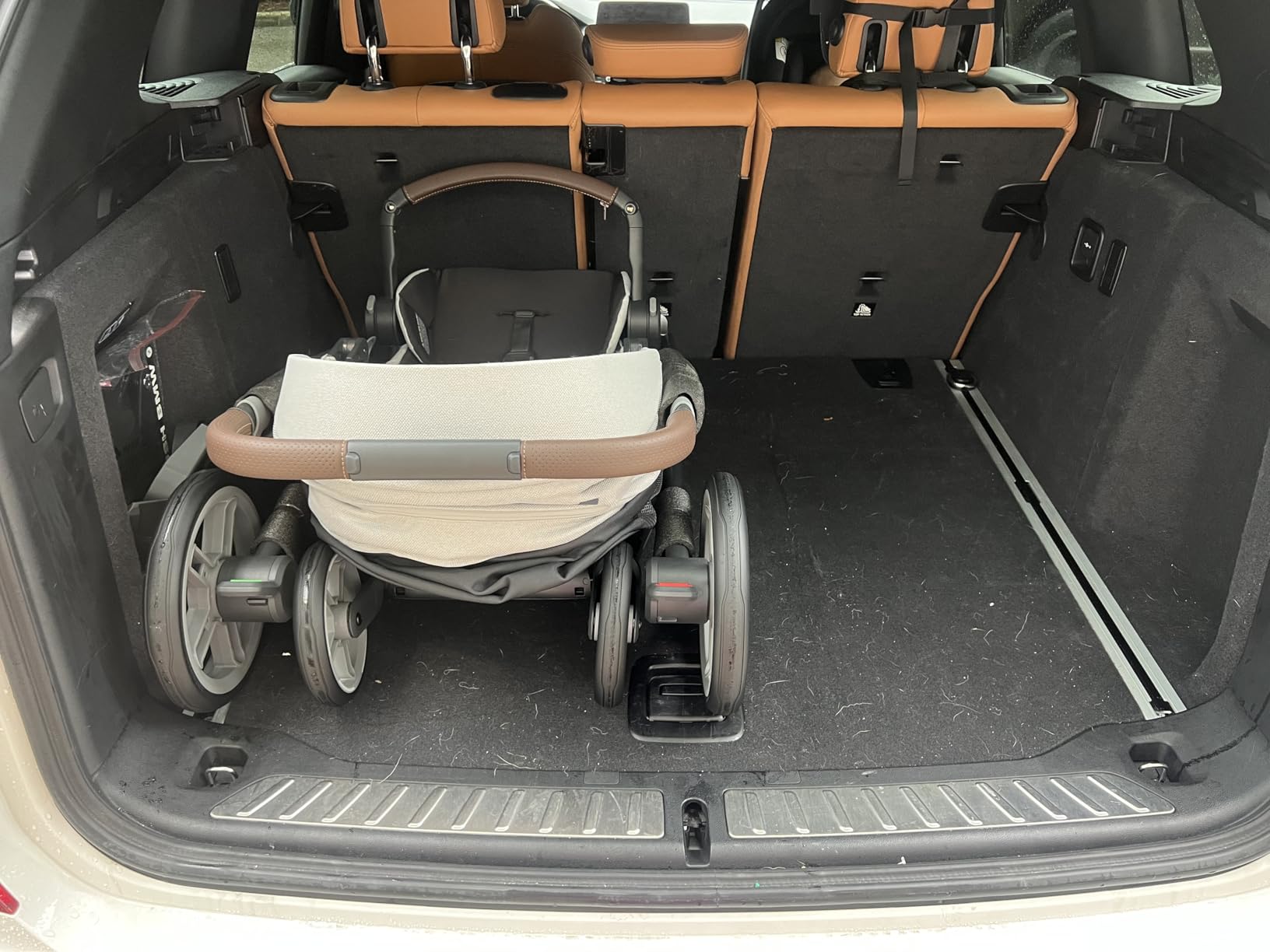UPPAbaby Cruz V3 Stroller - from Birth + Car Seat Compatible - Full-Size, Reversible Seat - Infant Insert, Bug and Rain Shields Included - Greyson (Charcoal Melange/Carbon Frame/Saddle Leather) customer photo 1