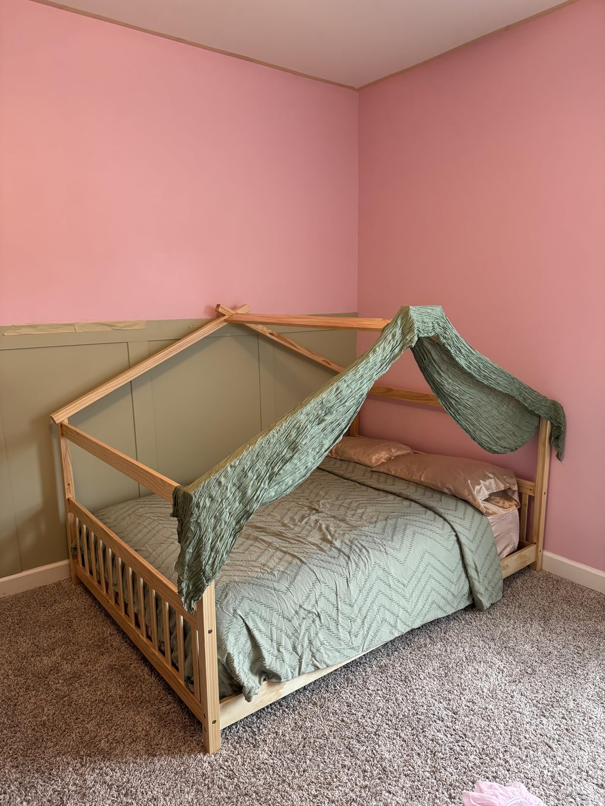 KOMFOTT Twin Floor House Bed with Headboard & Footboard, Wood Floor Bed Frame with Roof for Boys & Girls, No Box Spring Needed, Wooden Montessori Bed Twin Size customer photo 1