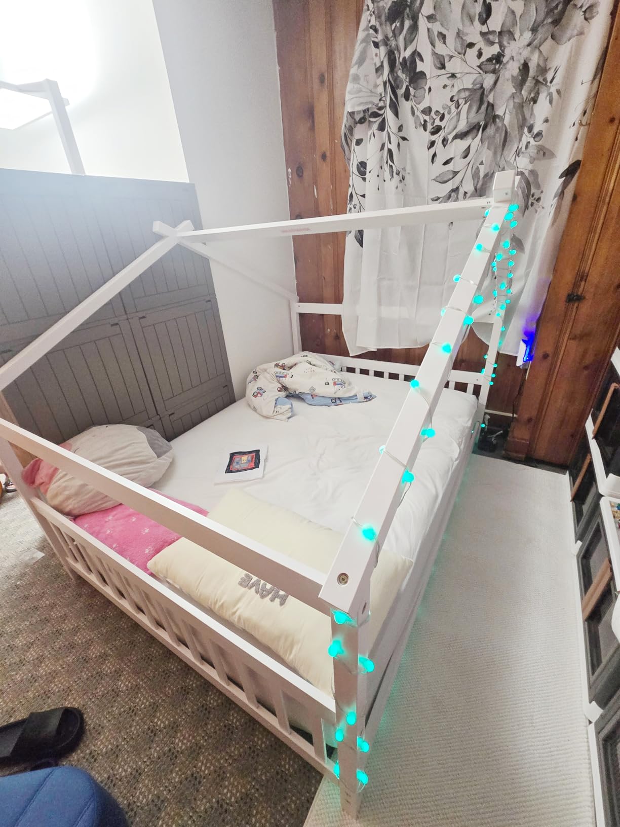 KOMFOTT Twin Floor House Bed with Headboard & Footboard, Wood Floor Bed Frame with Roof for Boys & Girls, No Box Spring Needed, Wooden Montessori Bed Twin Size customer photo 2
