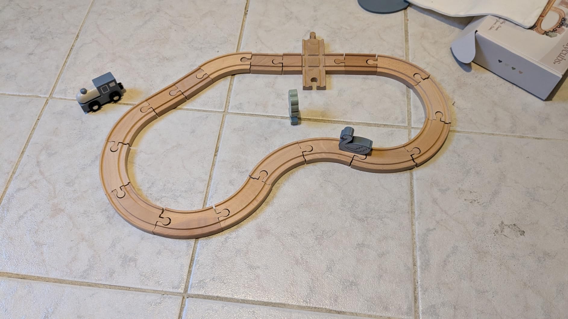 Comfy Cubs 100-Piece Wooden Train Set for Toddlers Ages 1+, Fun & Eco Friendly Toddler Train Set with Wooden Toy Tracks - Creative Toy Town Promoting Imaginative Play with Flexible Configuration customer photo 1