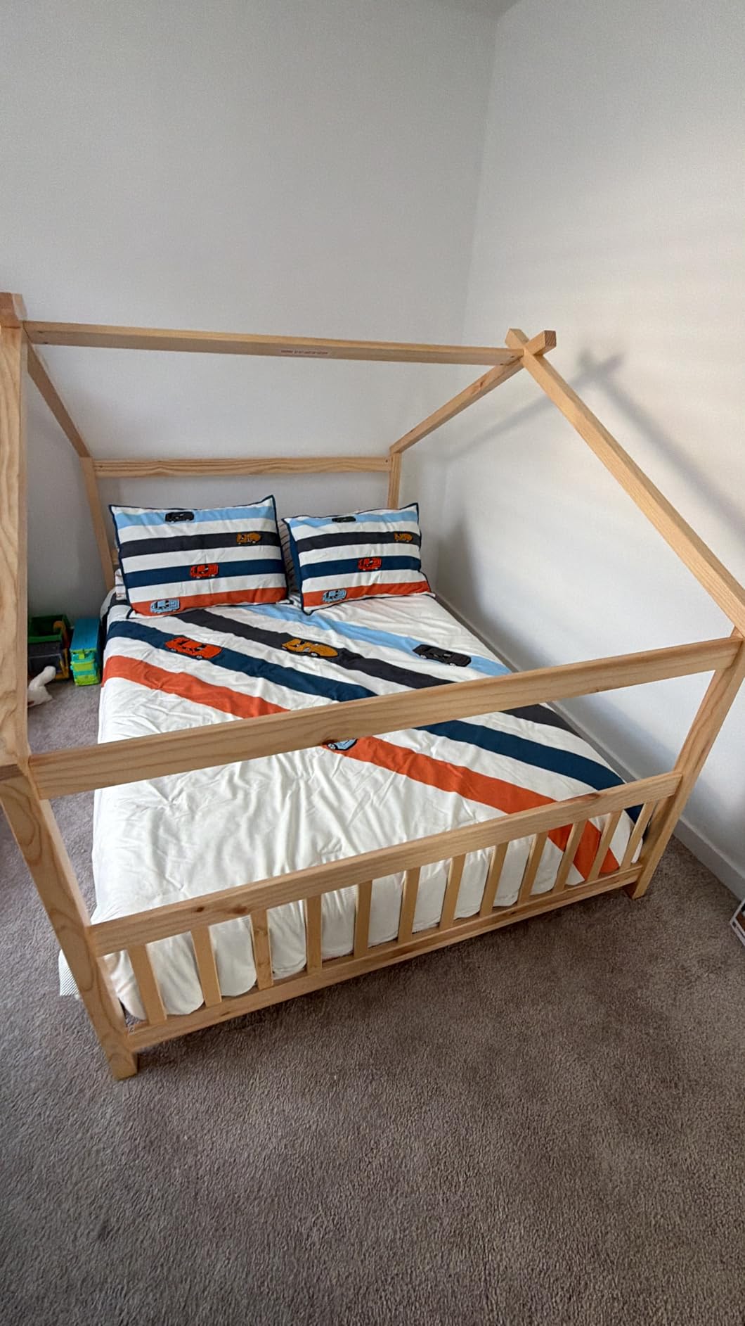 Giantex Full Size Floor Bed, Solid Wood Montessori House Bed with Roof, Headboard and Footboard, Low Full Bed Frame for Kids Teens Girls Boys, No Box Spring Needed, White customer photo 1