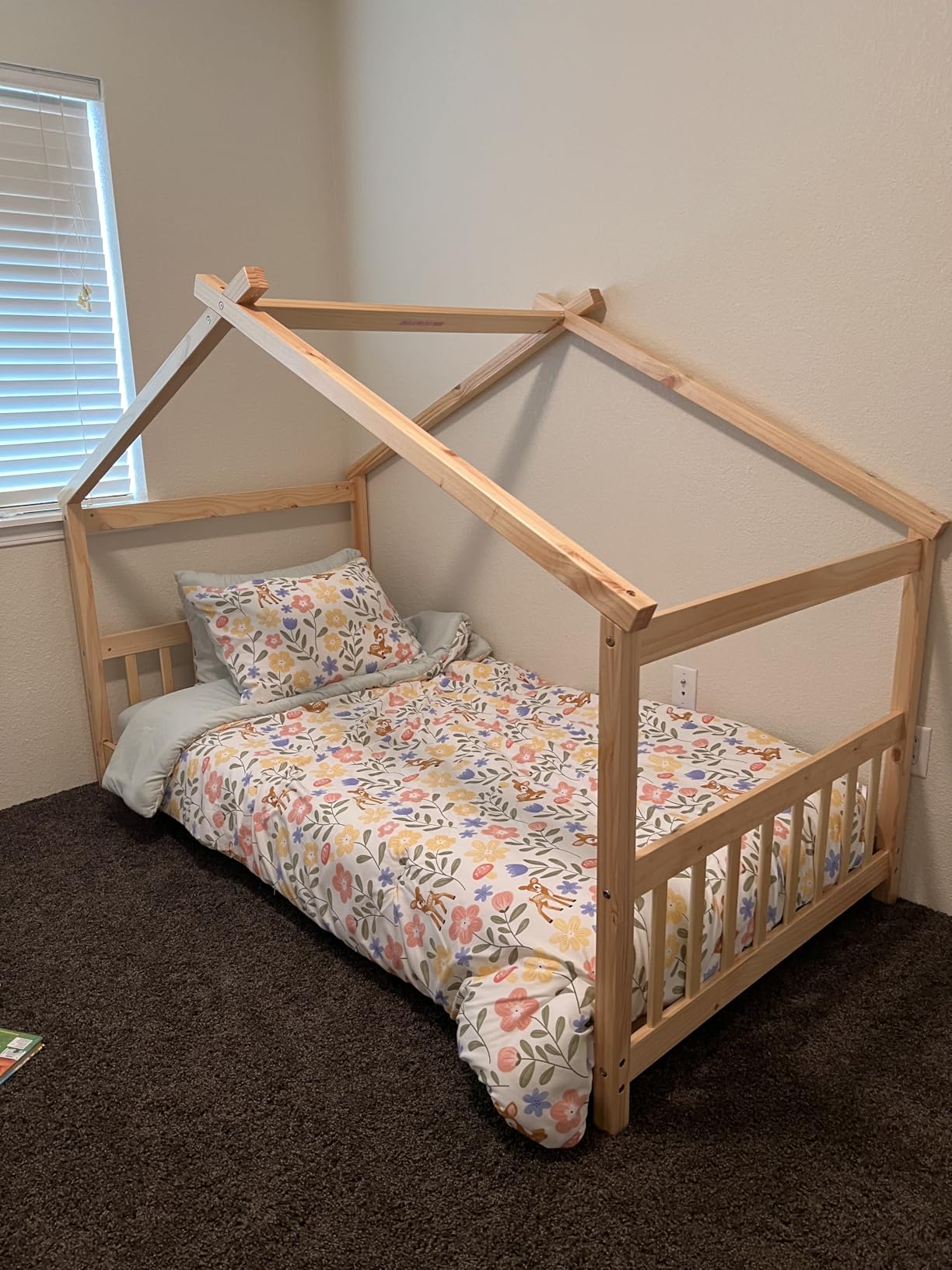 Giantex Full Size Floor Bed, Solid Wood Montessori House Bed with Roof, Headboard and Footboard, Low Full Bed Frame for Kids Teens Girls Boys, No Box Spring Needed, White customer photo 2