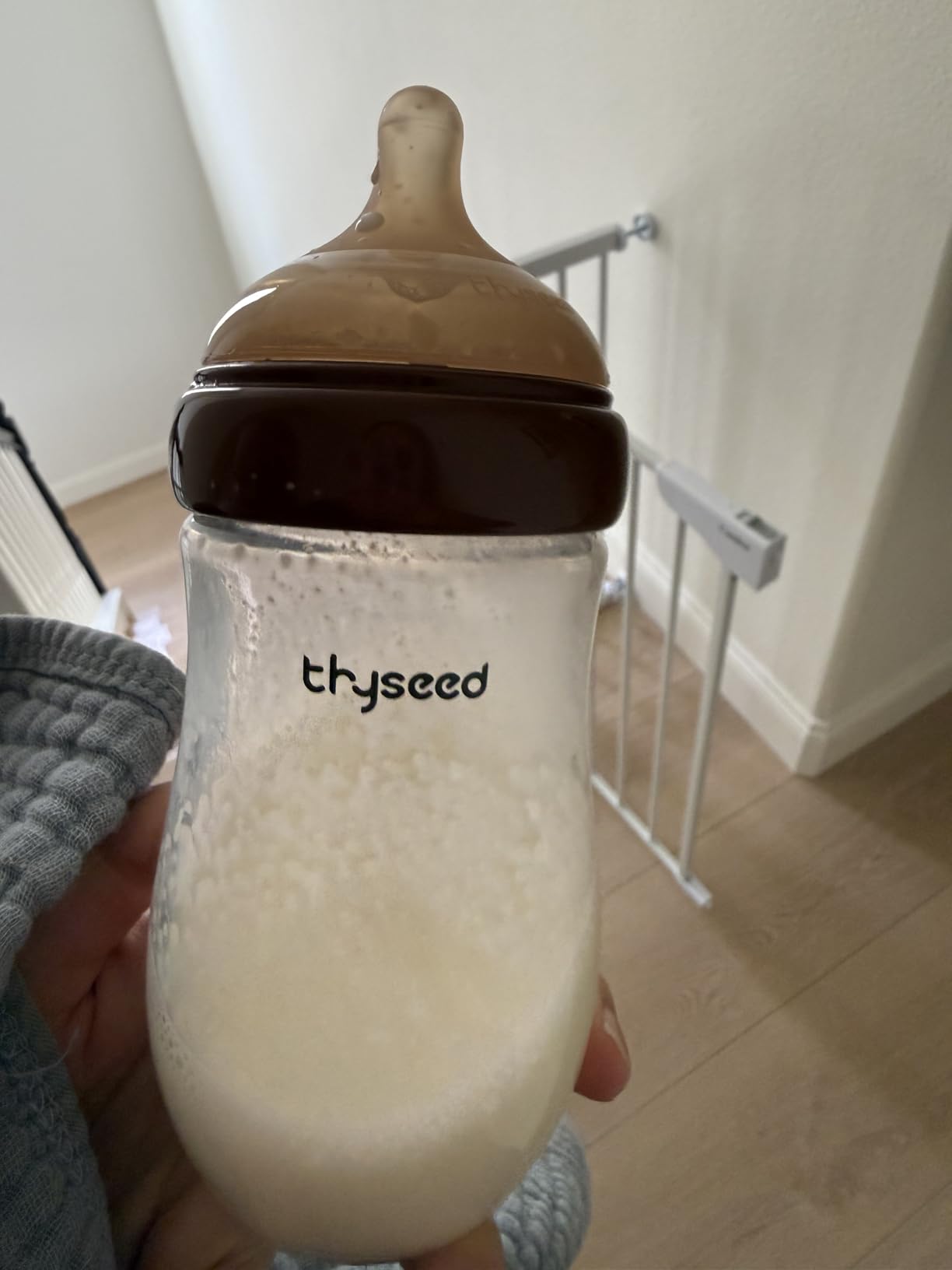 Thyseed Anti-Colic Glass Baby Bottle for Breastfed Infants, Natural Feeding, Breast-Like Newborn Extra Slow Flow Nipple (0m+), 5 oz, 2 Pack customer photo 1