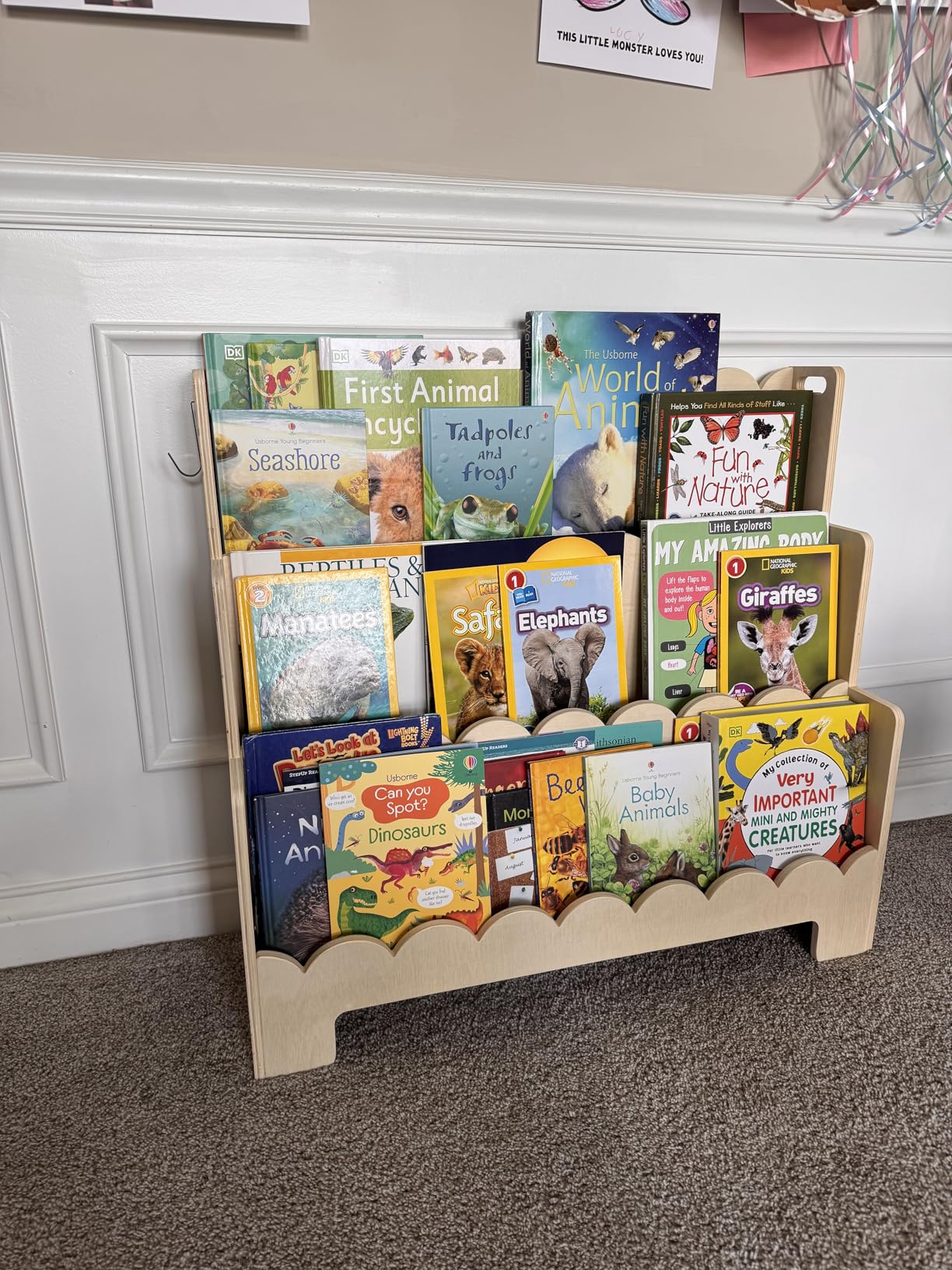 VEVOR 5-Tier Montessori Bookshelf, Scalloped Kids Bookcase, Wooden Book Shelf with 2 Dual Hooks, Daycare Furniture Display Bookshelf for Bedroom, Living Room, Entryway, Nursery, Preschool customer photo 2