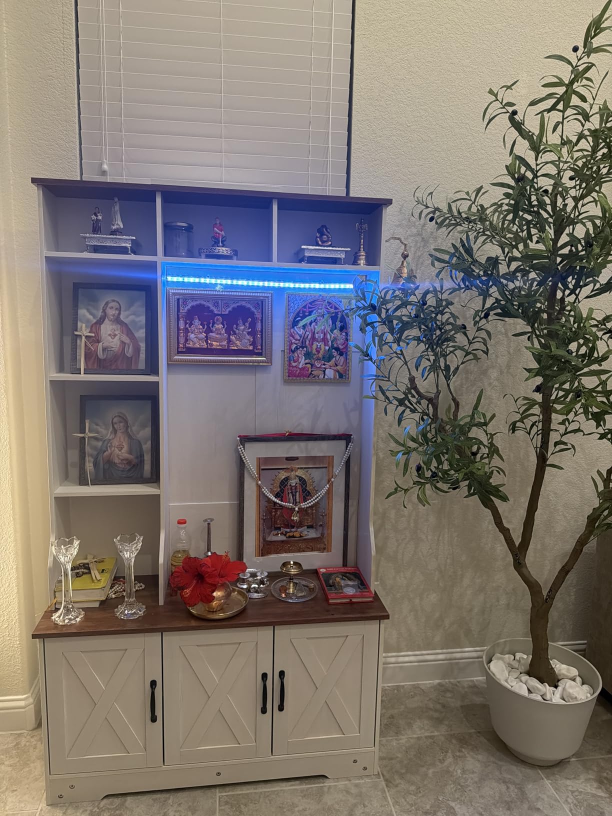 CSZZD Hall Tree with Bench and Shoe Storage, Farmhouse Entryway Bench with Coat Racks and Led Lights, Tall Hall Tree with 7 Coat Hooks, 6 Storage Cubbies, Adjustable Shelf customer photo 1