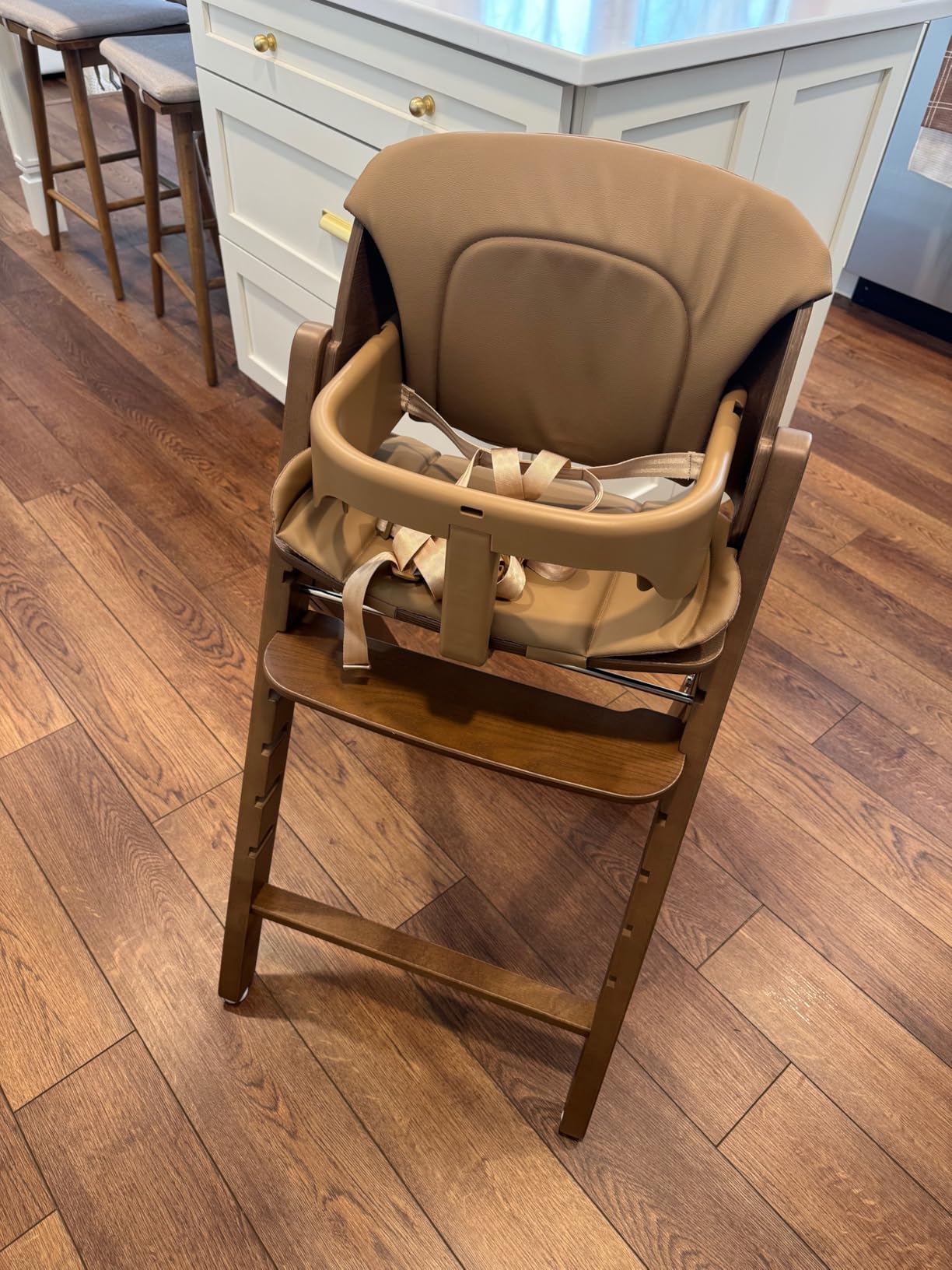 Mamazing GrowPod Pro Wooden Baby High Chair for 6 Months to 300lbs, Easy to Clean with Tray, Compact Foldable Highchair for Kitchen & Dining Room, with 5-Point Safety Harnesses and Guard Bar customer photo 1
