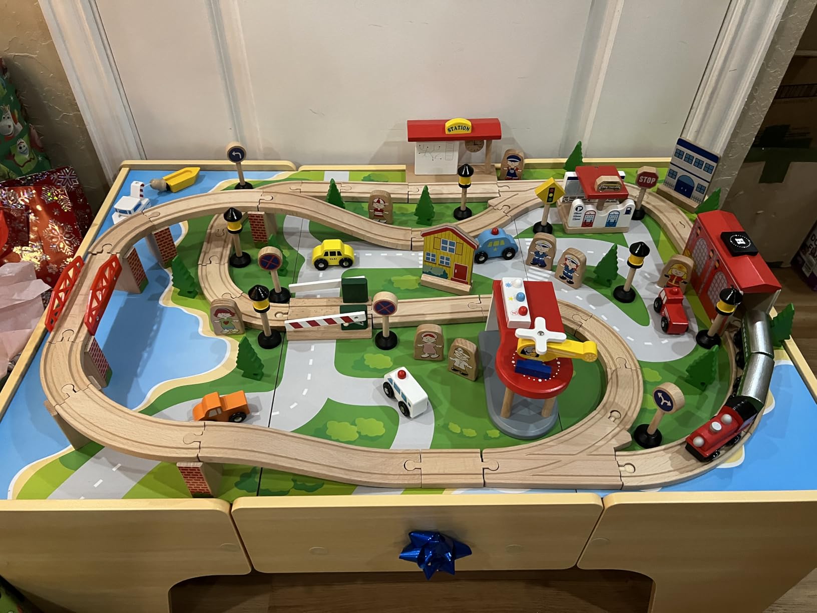 INFANS Train Table with Storage, 94 Pieces Wooden Kids Activity Toy Table Playset with 3 Foldable Boxes Reversible Detachable Tabletop, Tracks, Train, Railway, Gift for Toddler Boys Girls Ages 3+ customer photo 1