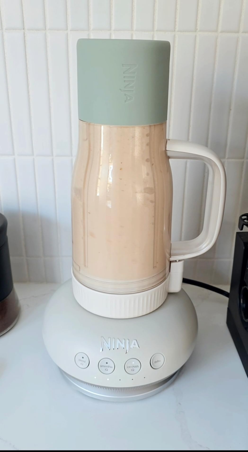 Ninja Blendboss Personal Blender for Smoothies & Frozen Drinks | 26oz Travel Tumbler with LeakProof Lid, Chug Spout & Detachable Straw | Auto-iQ Technology | Cyberspace | DB351CY customer photo 1