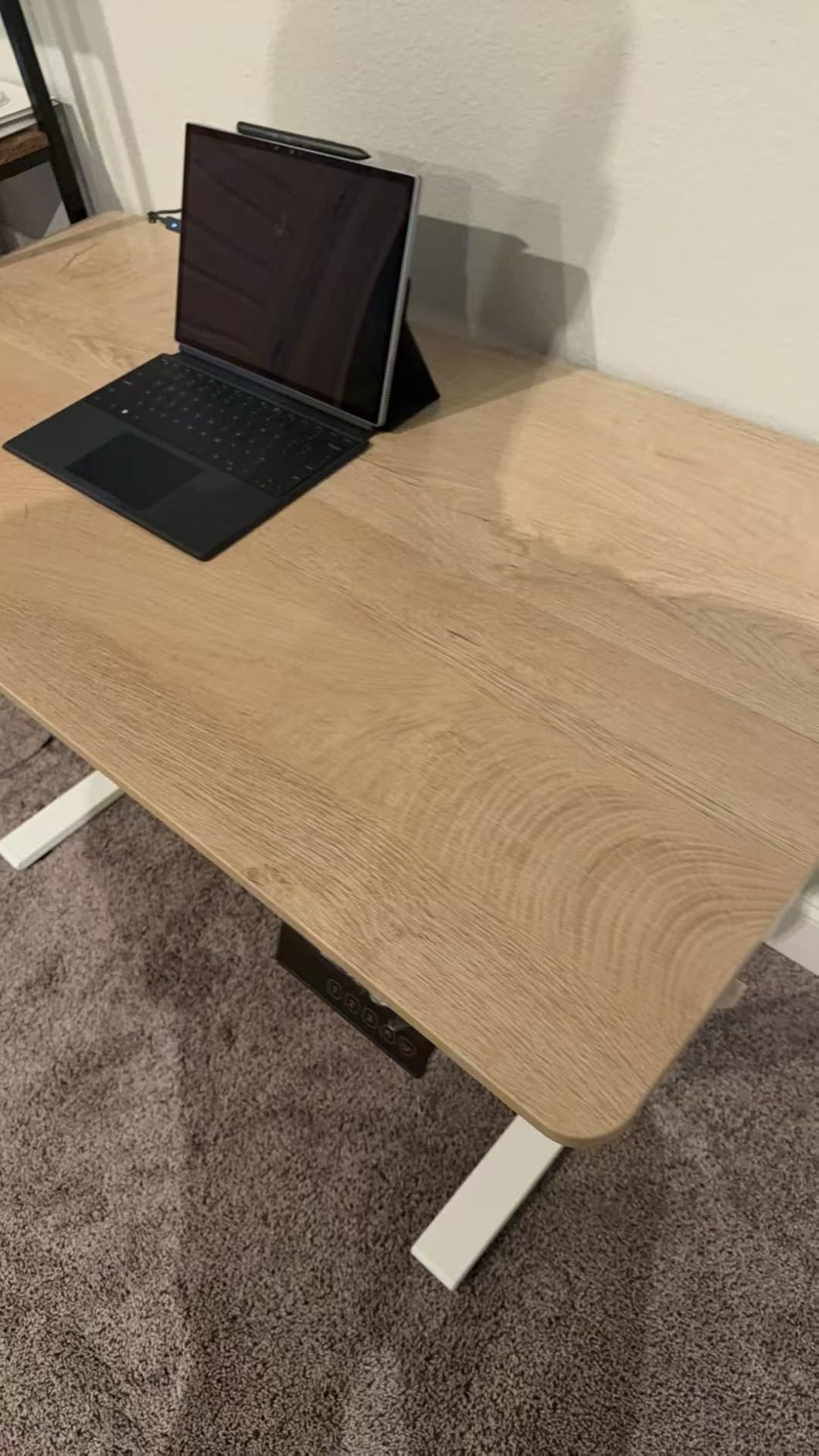 BANTI 48 x 24 Inches Standing Desk, Ergonomic, Electric Height Adjustable, Sit and Stand Up, Computer Office Desk with Splice Board, White Frame/Maple Top customer photo 1