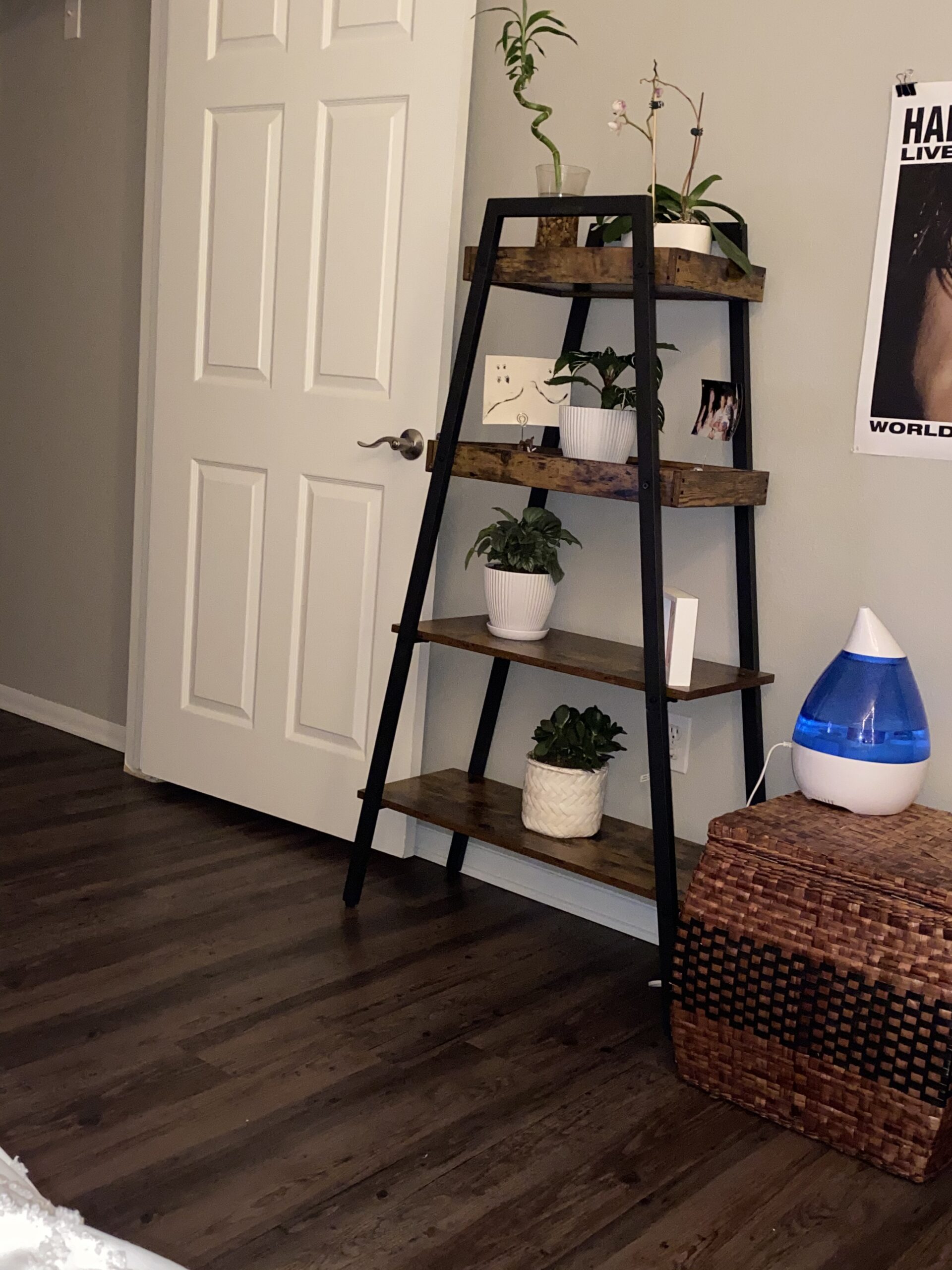 VECELO Ladder Shelf, 4 Tier Wooden Bookshelf with Metal Frame, Freestanding Bookcase Display Shelves and Plant Stand for Living Room/Farmhouse/Bedroom/Home Office-White customer photo 2