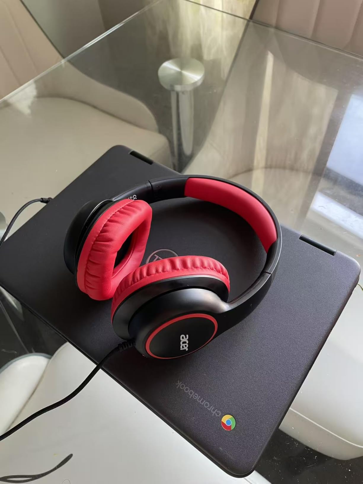 Acer Kids Headphones Wired for School - Over Ear Design, 85/94dB Safe Volume Limit, 3.5mm Jack Foldable Headphones for Toddler Boys Girls Classroom Yoto Player Chromebook Travel Black Red customer photo 2