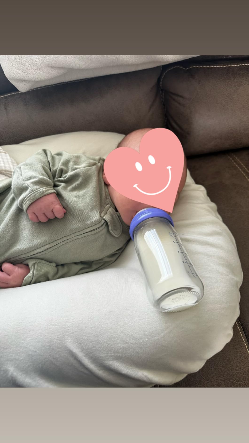 Lansinoh Anti-Colic Glass Baby Bottles, 5 Ounces, 4 Count, Includes 4 Extra Slow Flow Nipples (Size XS, Newborn), Baby Essentials customer photo 1