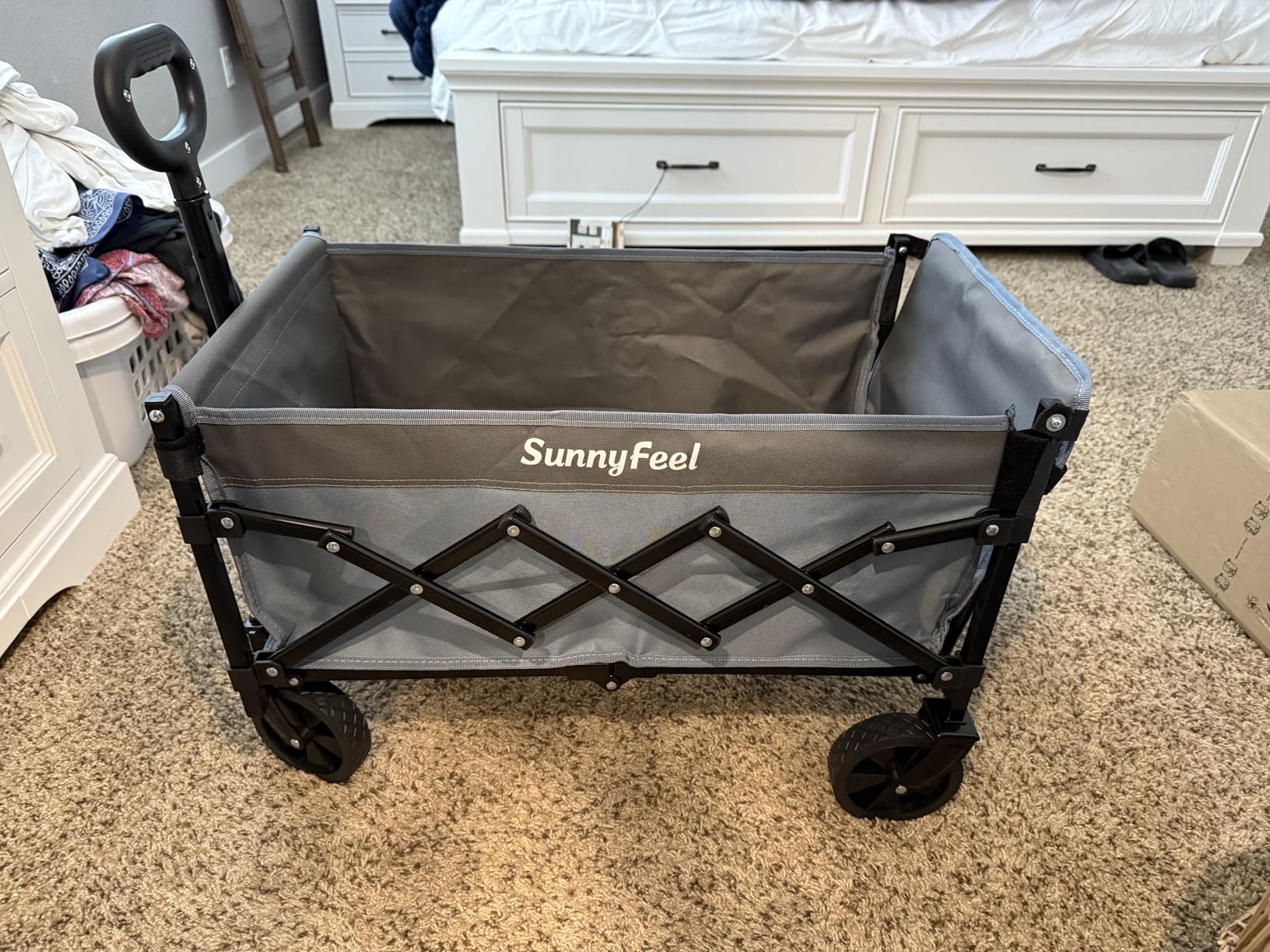 SUNNYFEEL Beach Wagon with Big Wheels for Sand, 550LBS Heavy Duty, 300L Foldable Beach Cart with 9