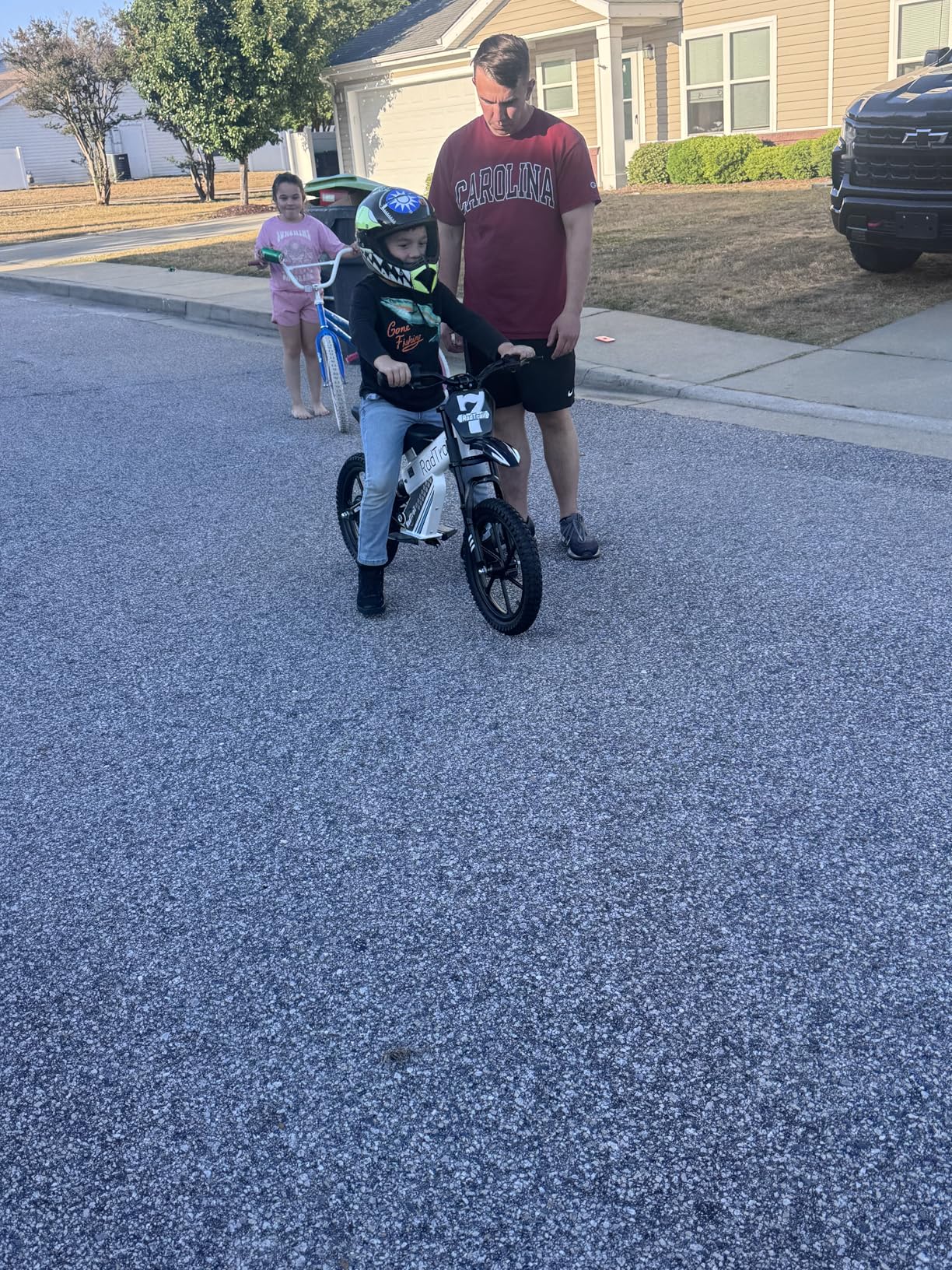 36V Electric Dirt Bike for Kids, 400W Peak Brushless Motor, Up to 13 MPH & 13 Miles Range, Max Load 143 Lbs, Pneumatic Tires, Twist Throttle, Kids Electric Dirt Bike Ages 4-8, Black customer photo 1