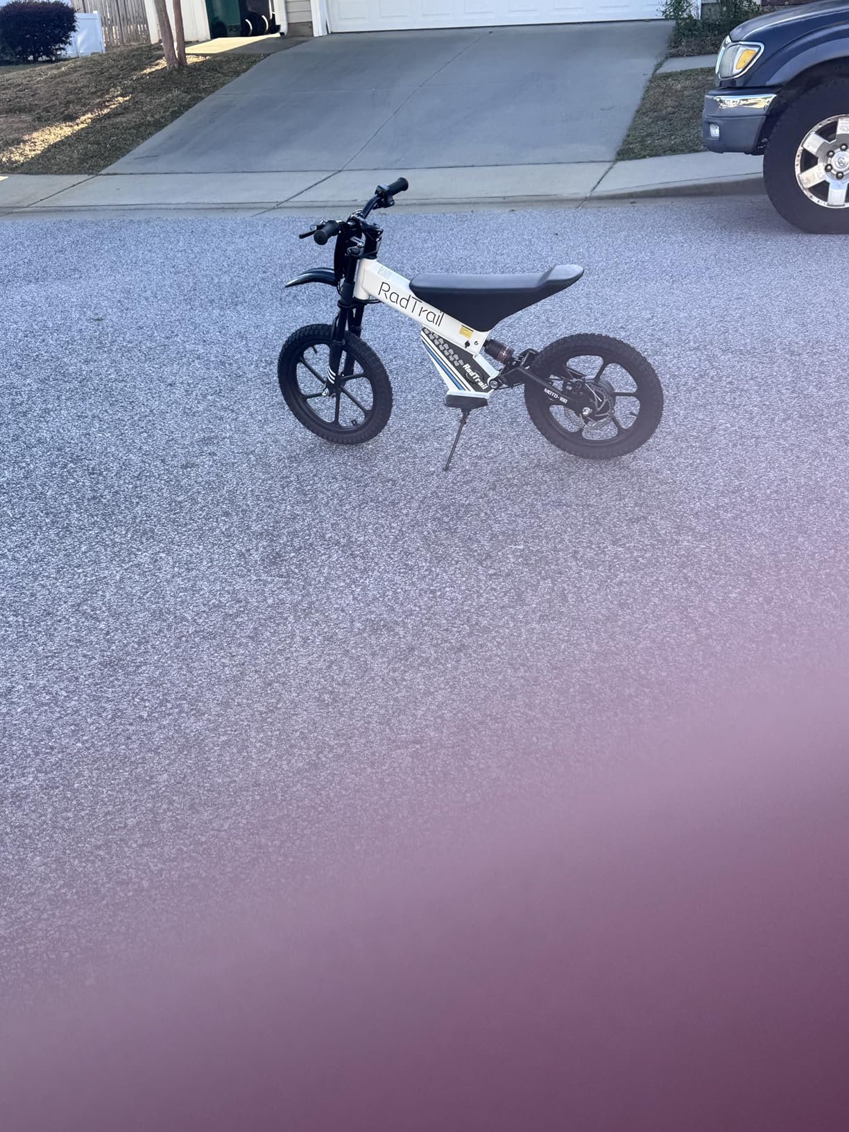 36V Electric Dirt Bike for Kids, 400W Peak Brushless Motor, Up to 13 MPH & 13 Miles Range, Max Load 143 Lbs, Pneumatic Tires, Twist Throttle, Kids Electric Dirt Bike Ages 4-8, Black customer photo 2