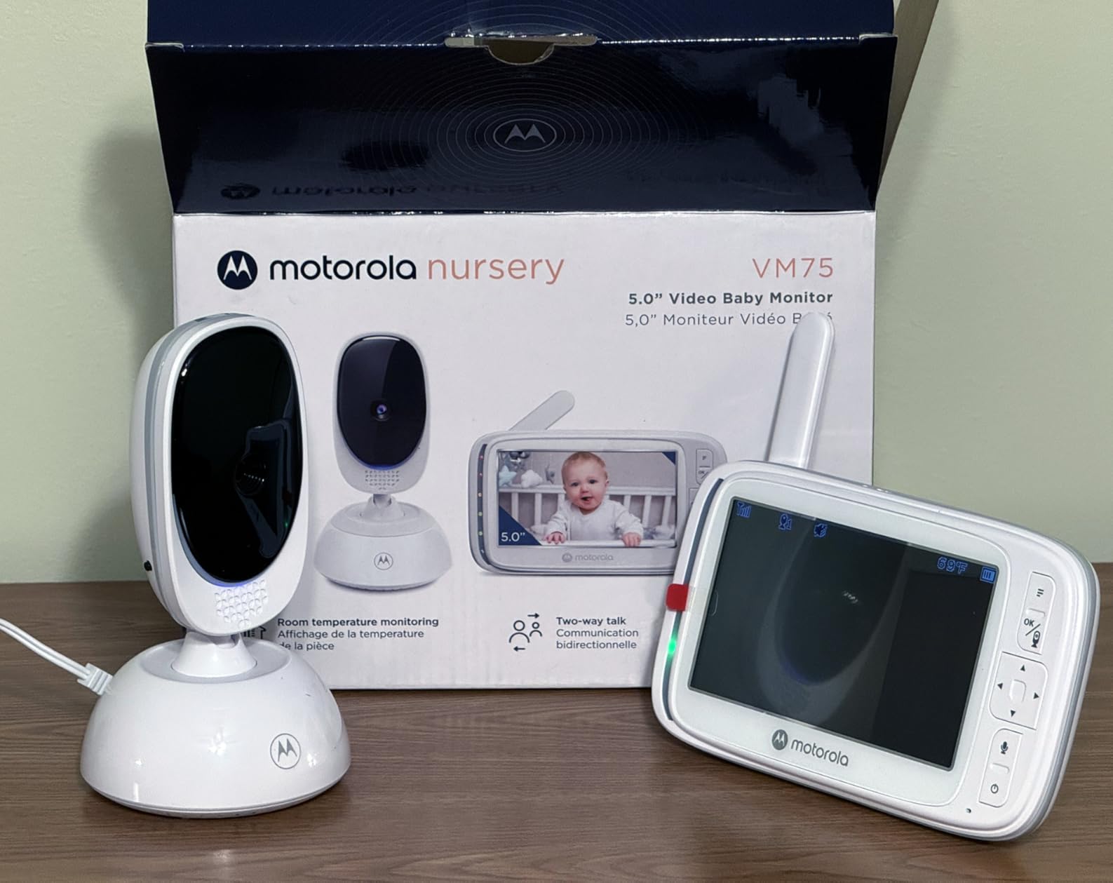 Motorola Nursery No WiFi Video Baby Monitor with Camera and Audio, 5