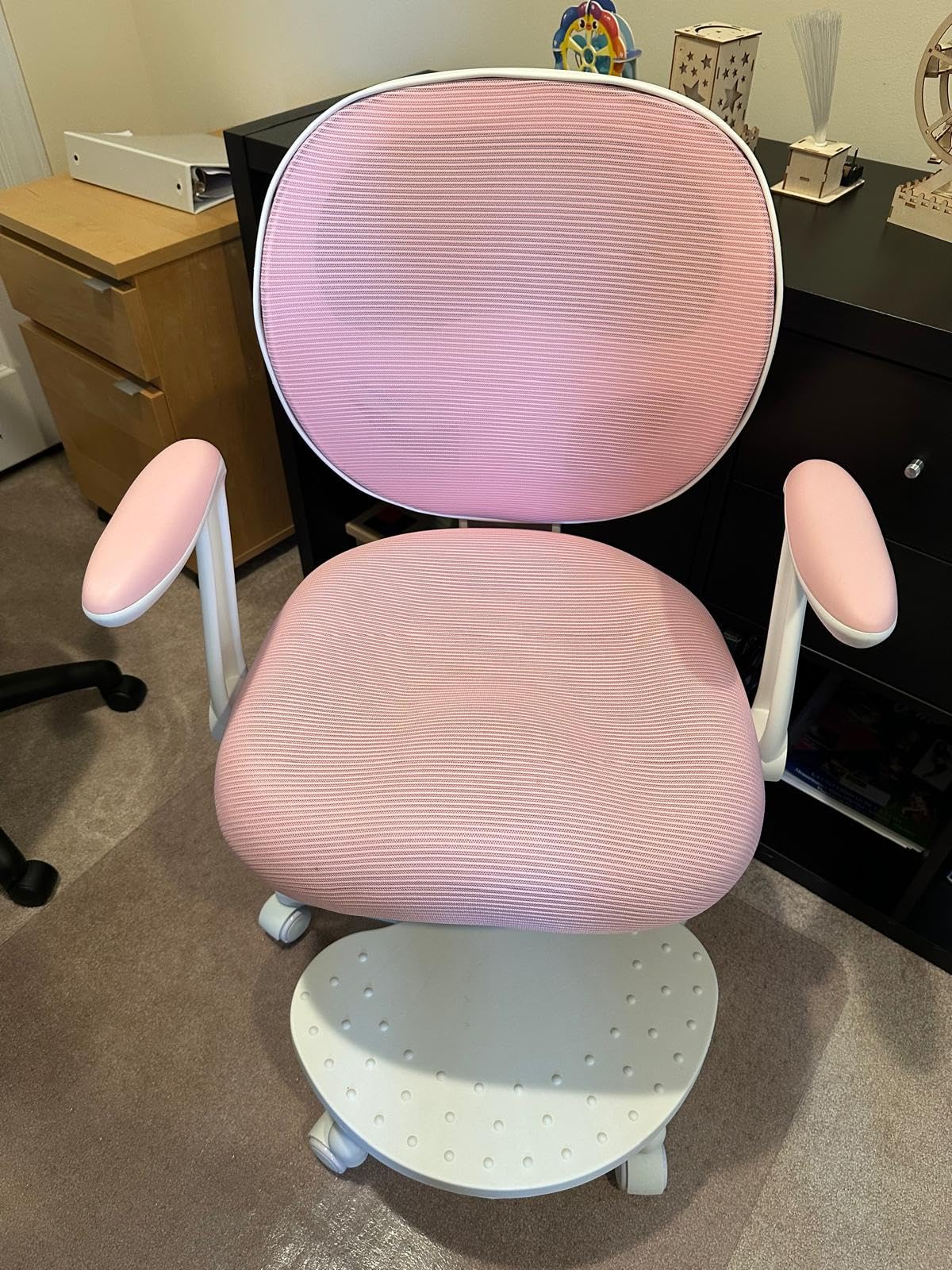 HOFFREE Kids Desk Chair Ergonomic Study Chair with Flipped Armrest and Footrest Adjustable Height Swivel Kids Computer Chair Mesh Desk Chair for Boys Girls Children at Home Bedroom Study Room Blue customer photo 2