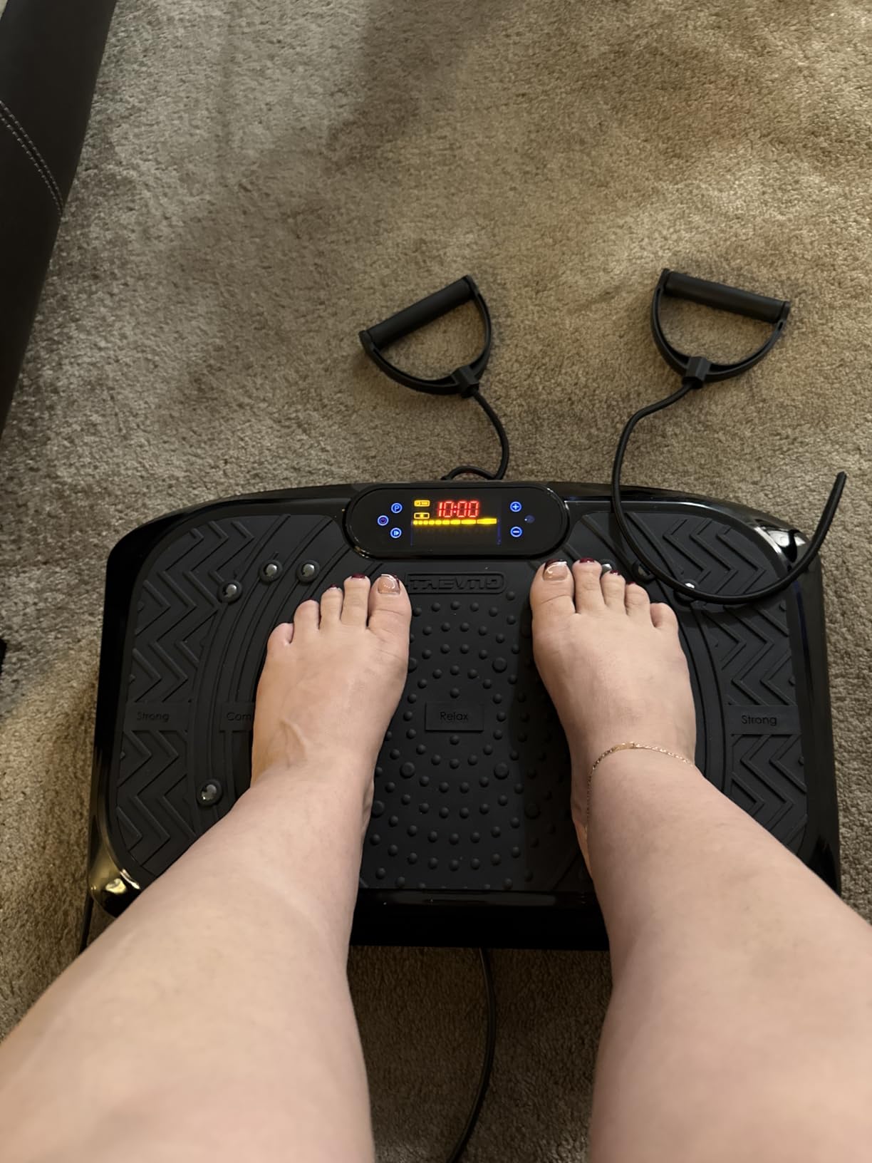 Vibration Plate Exercise Machine 450 Lbs Capacity, 199 Speeds Workout Vibrating Plate for Lymphatic Drainage Weight Loss, Full Body Shake Platform Machines for Women Men customer photo 2