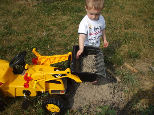 rolly toys CAT Construction Pedal Tractor: Front Loader Tractor with Detachable Trailer, Youth Ages 2.5+ , Yellow customer photo 2